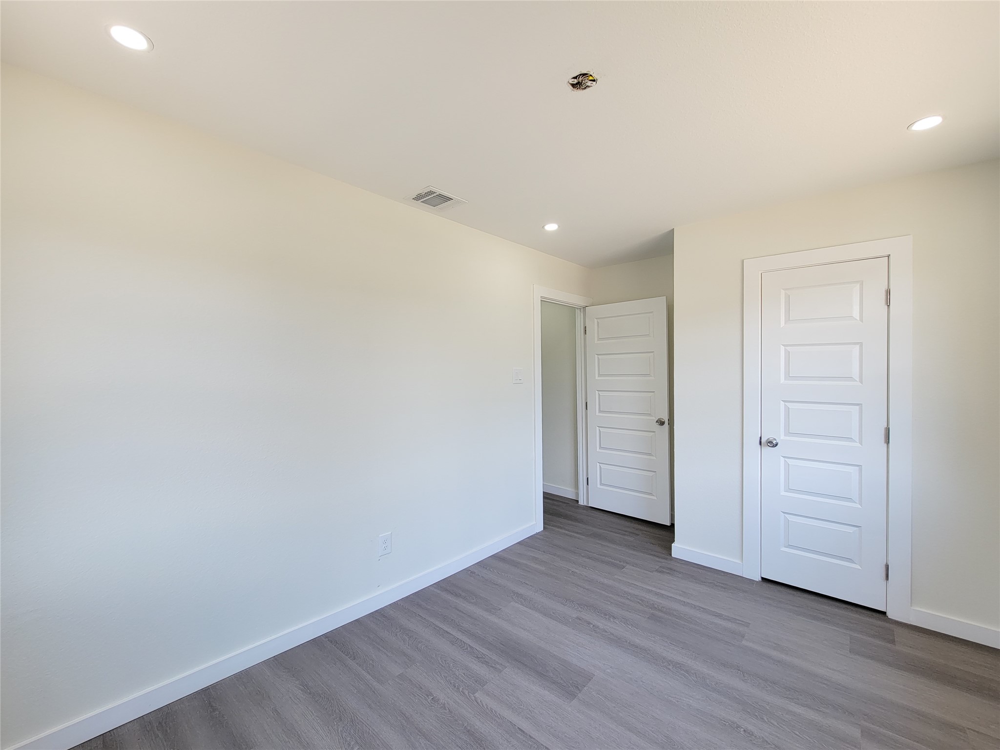 5217 Hershe Property Photo 24