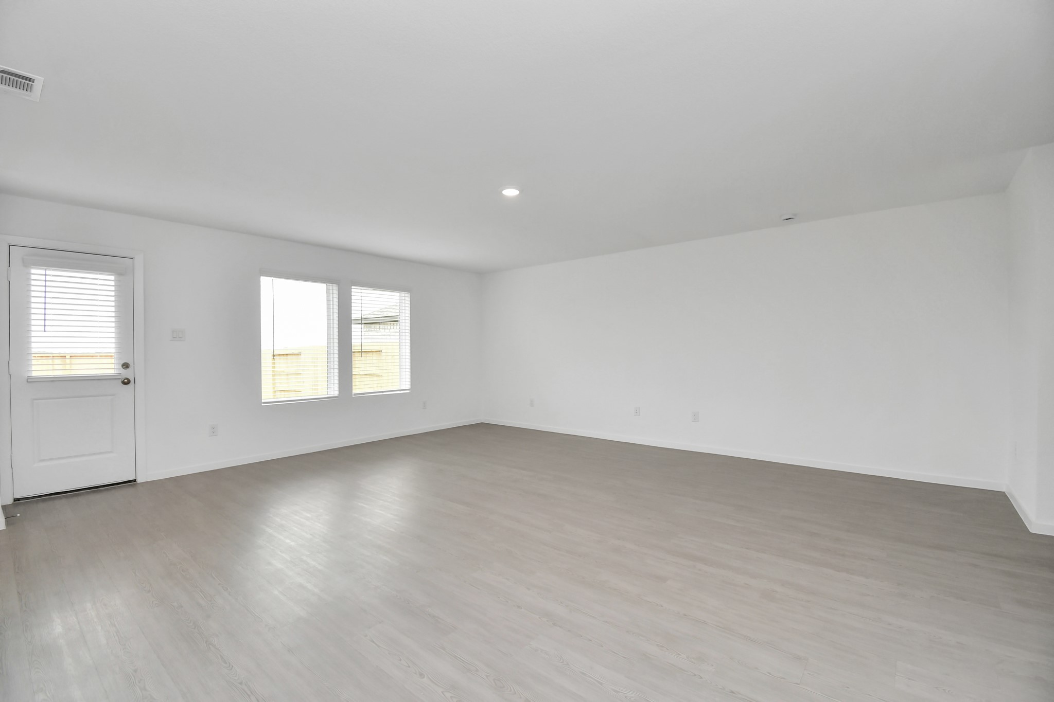 1507 Windrose Bend Property Photo 8