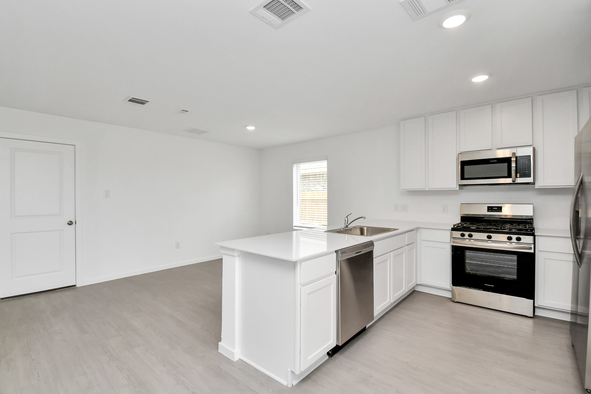 1507 Windrose Bend Property Photo 15