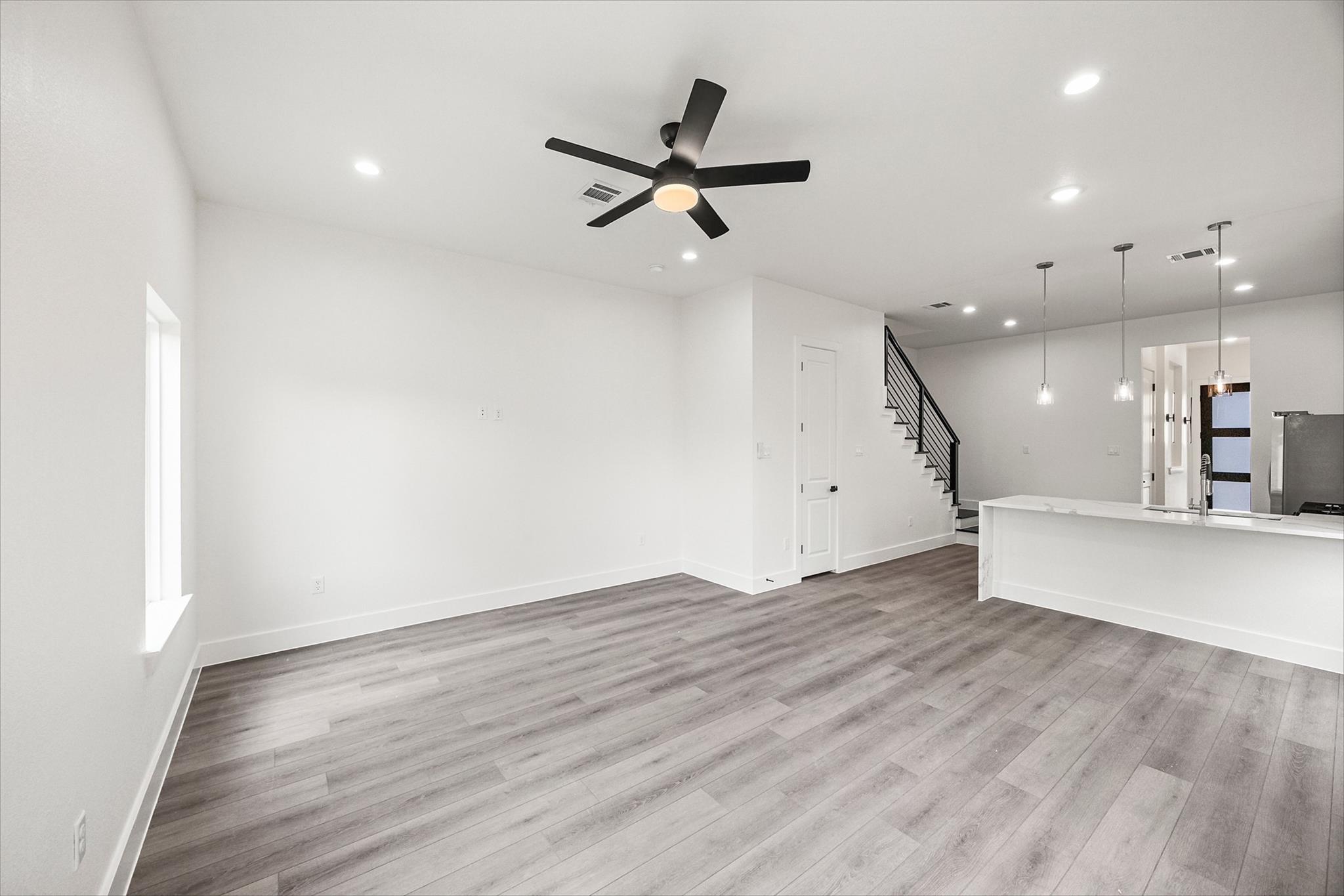 8209 Carver Road, Houston Tx 77088 Property Photo 13