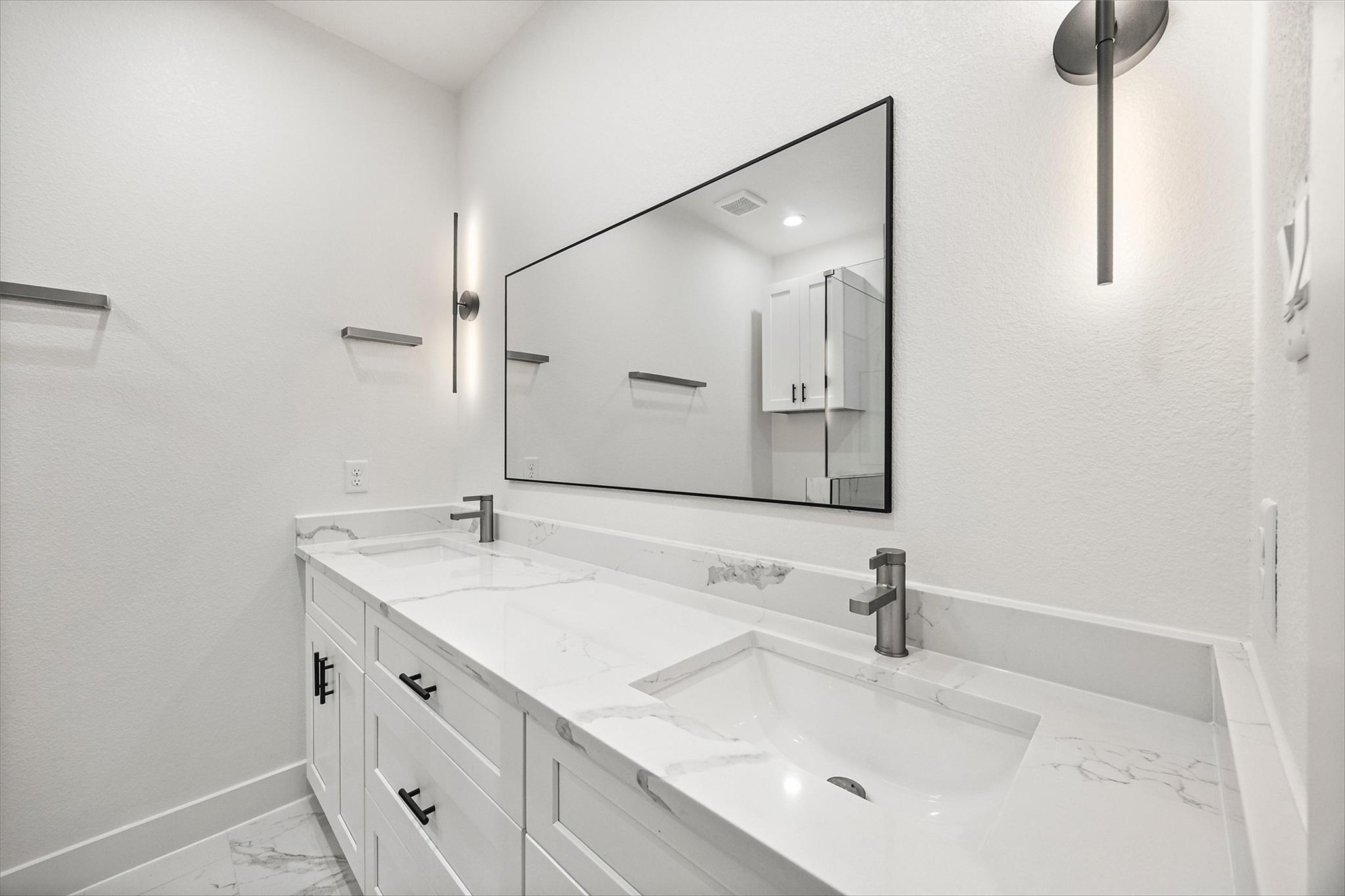 8209 Carver Road, Houston Tx 77088 Property Photo 17