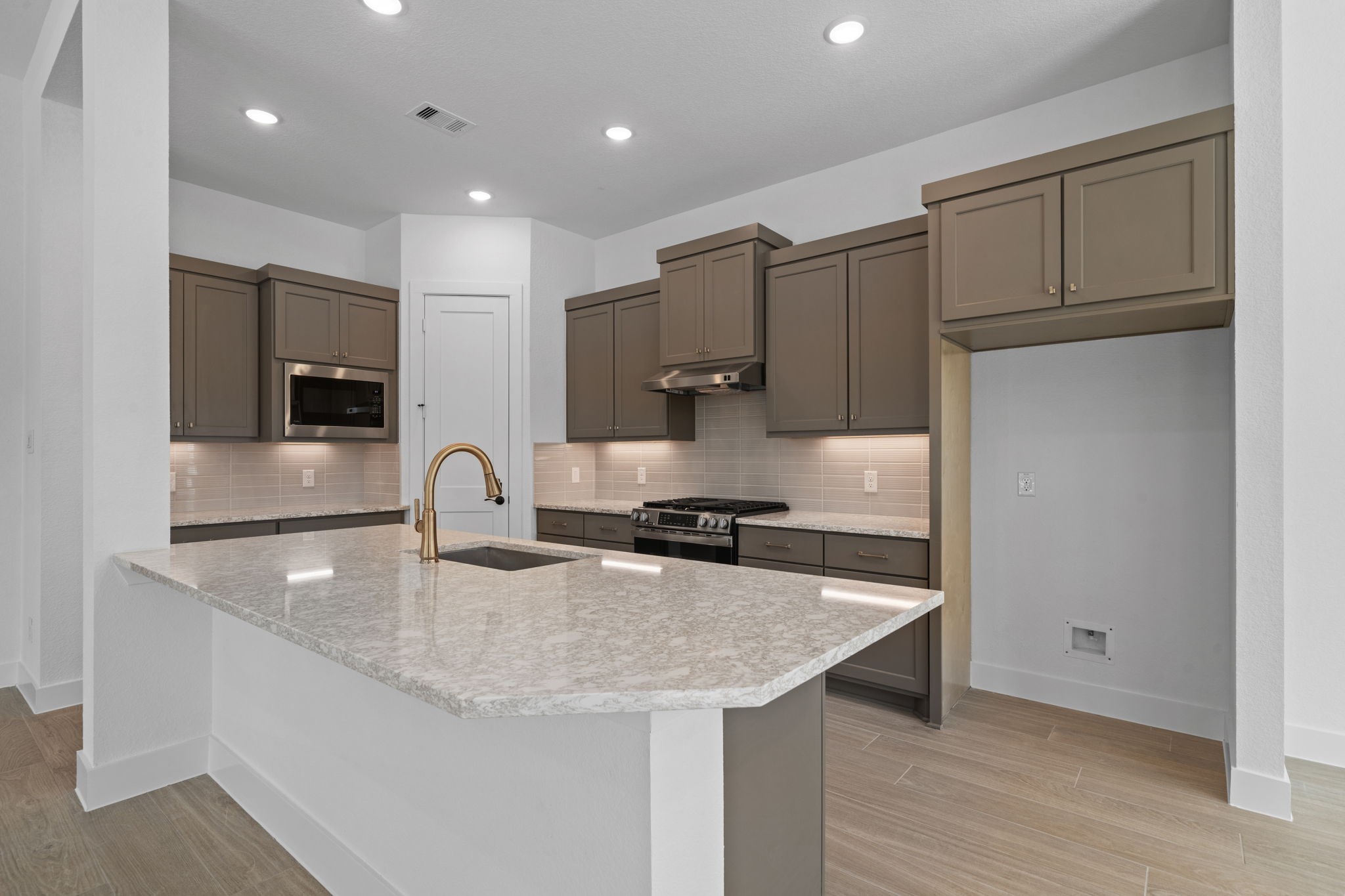 215 Congo Bay Circle Property Photo 4