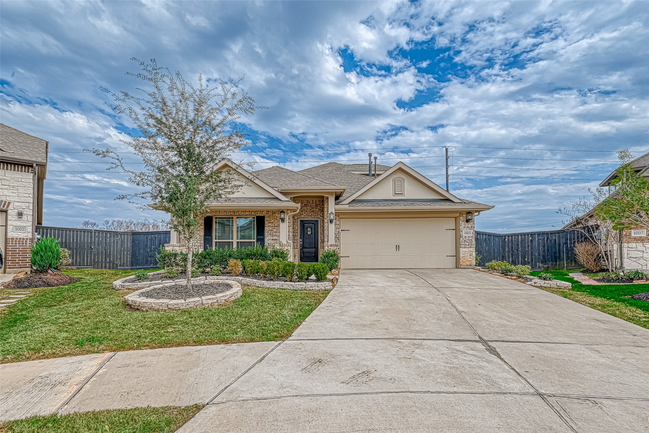 1003 Grey Dusk Court Property Photo 1