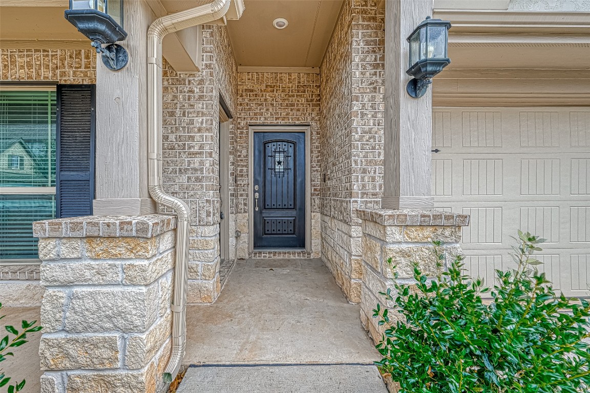 1003 Grey Dusk Court Property Photo 4