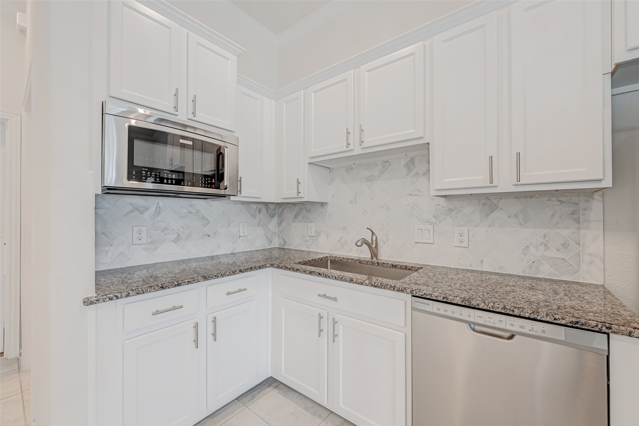1003 Grey Dusk Court Property Photo 32