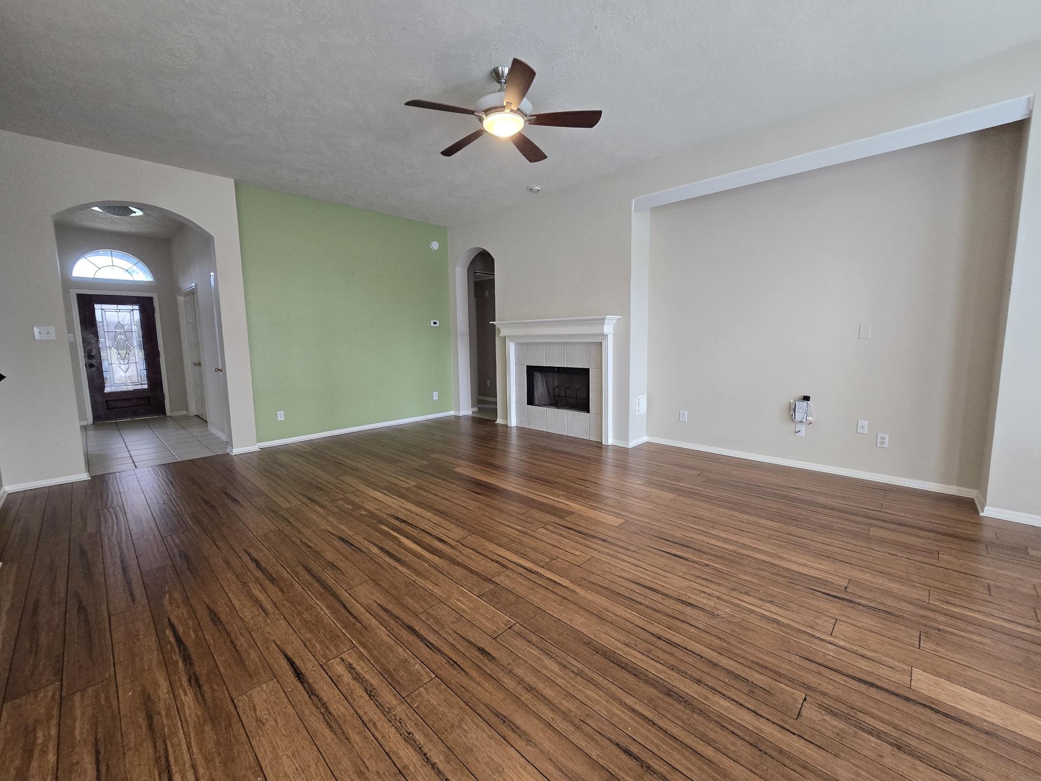 9406 Sunlake Drive Property Photo 10