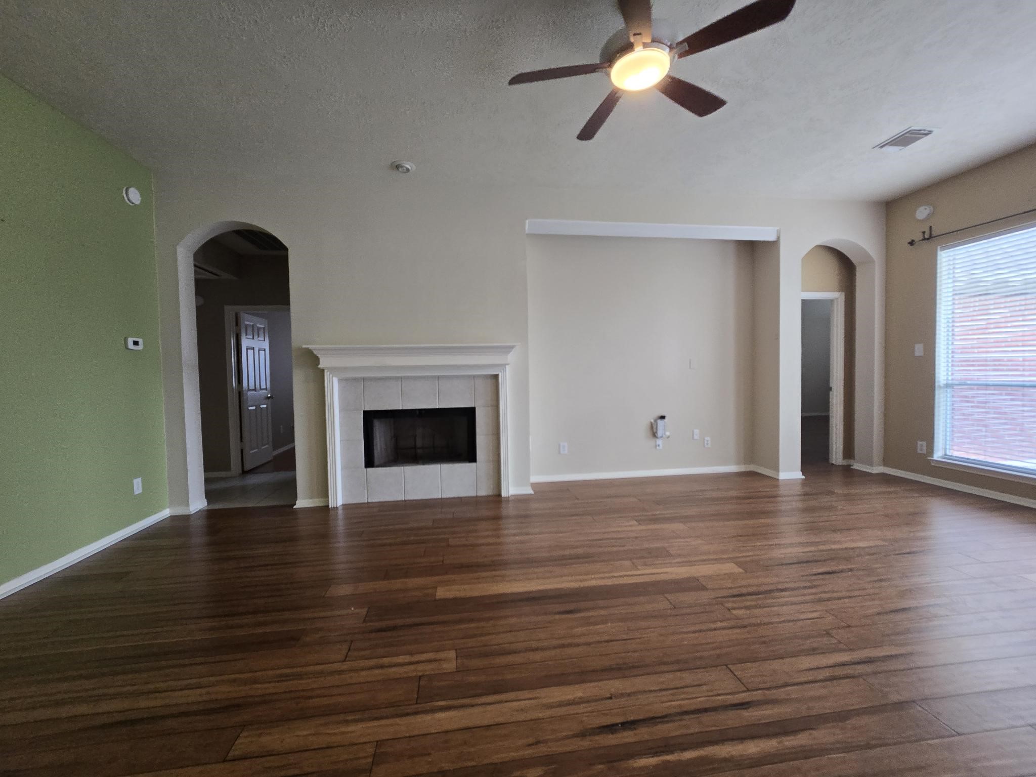 9406 Sunlake Drive Property Photo 11