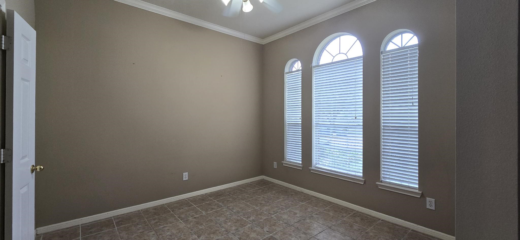 9406 Sunlake Drive Property Photo 16