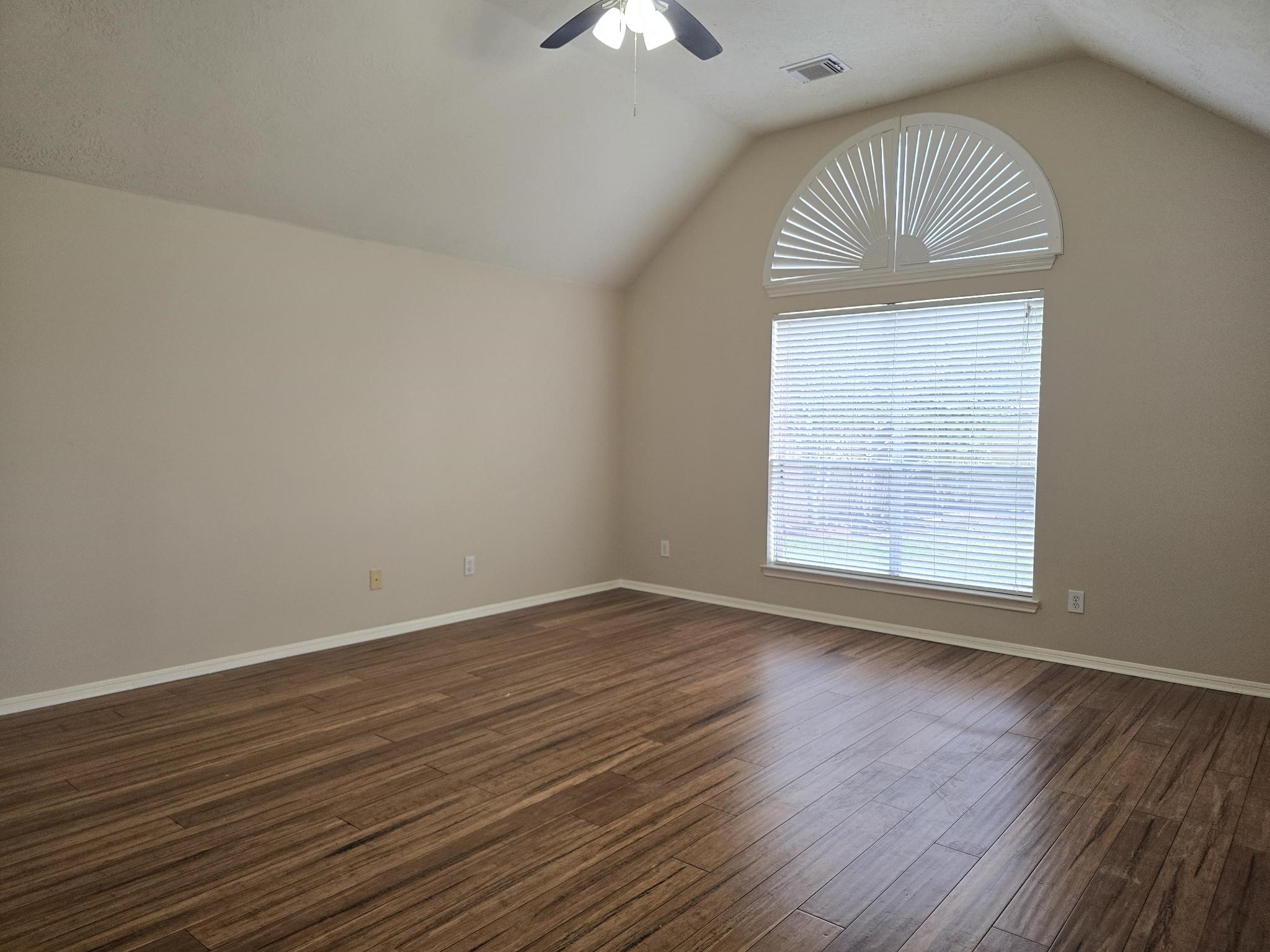 9406 Sunlake Drive Property Photo 17