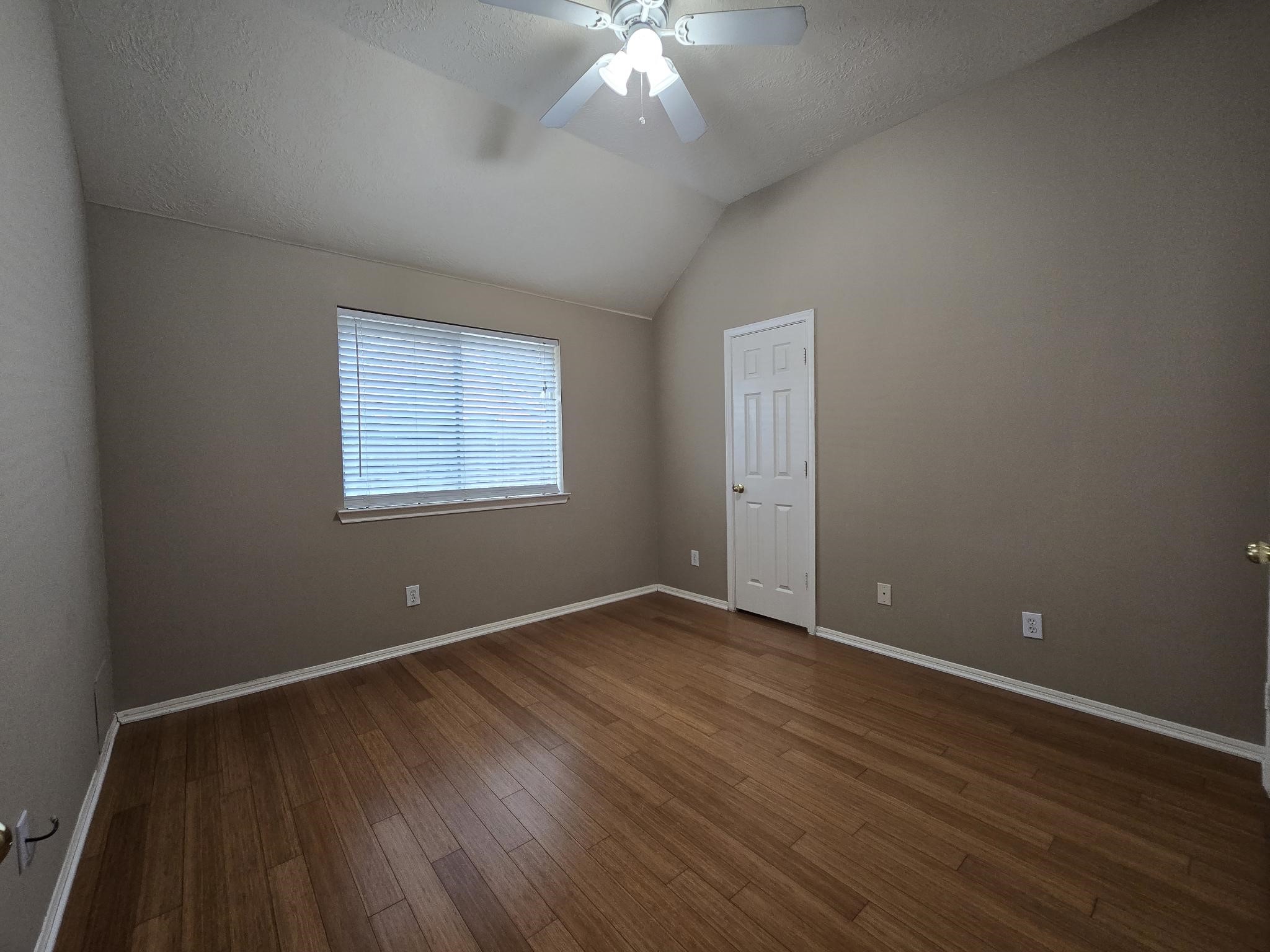 9406 Sunlake Drive Property Photo 26
