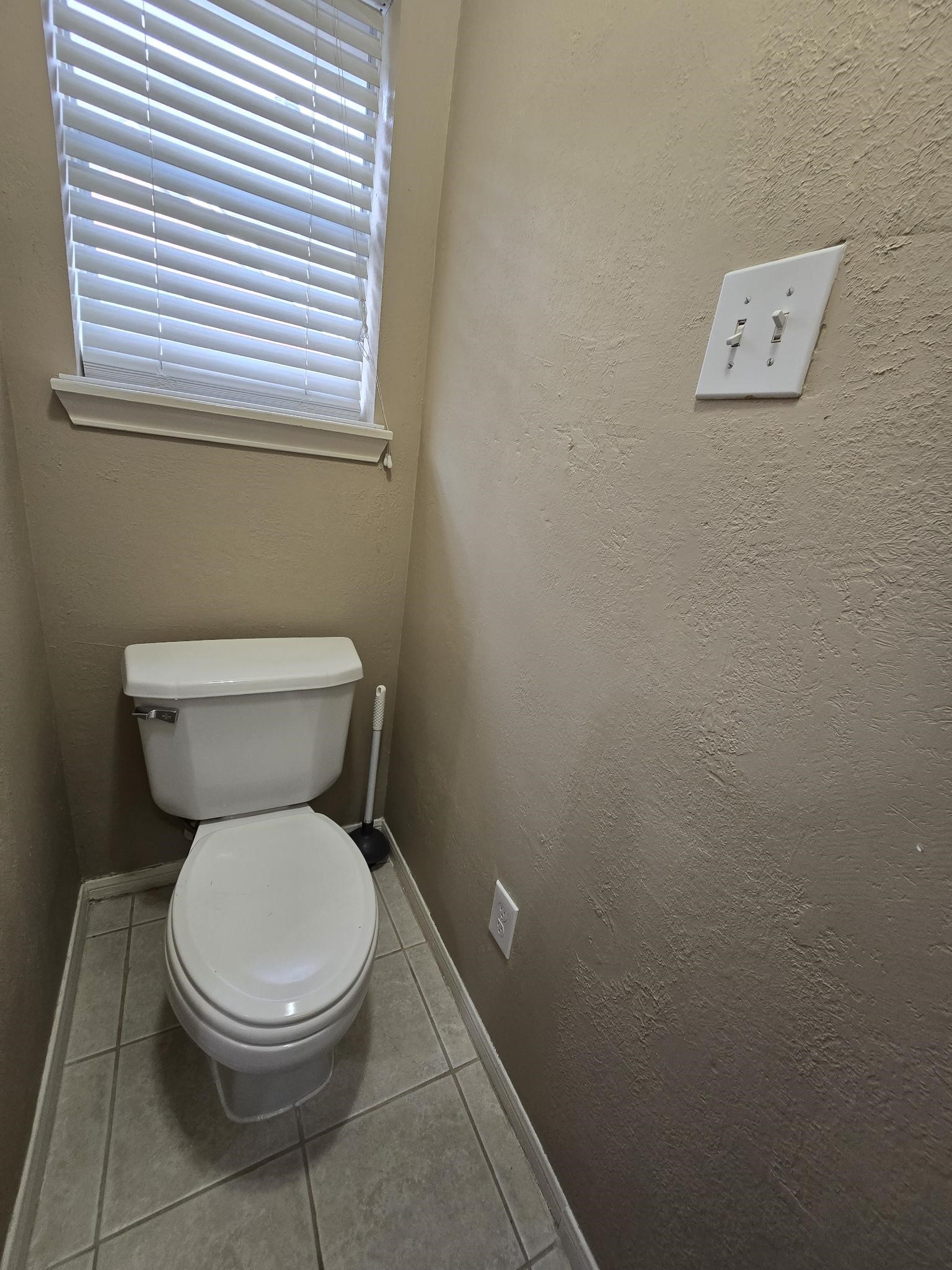 9406 Sunlake Drive Property Photo 27