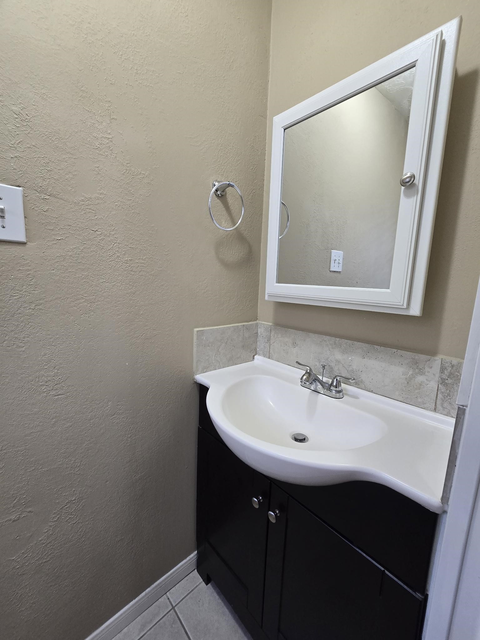 9406 Sunlake Drive Property Photo 28