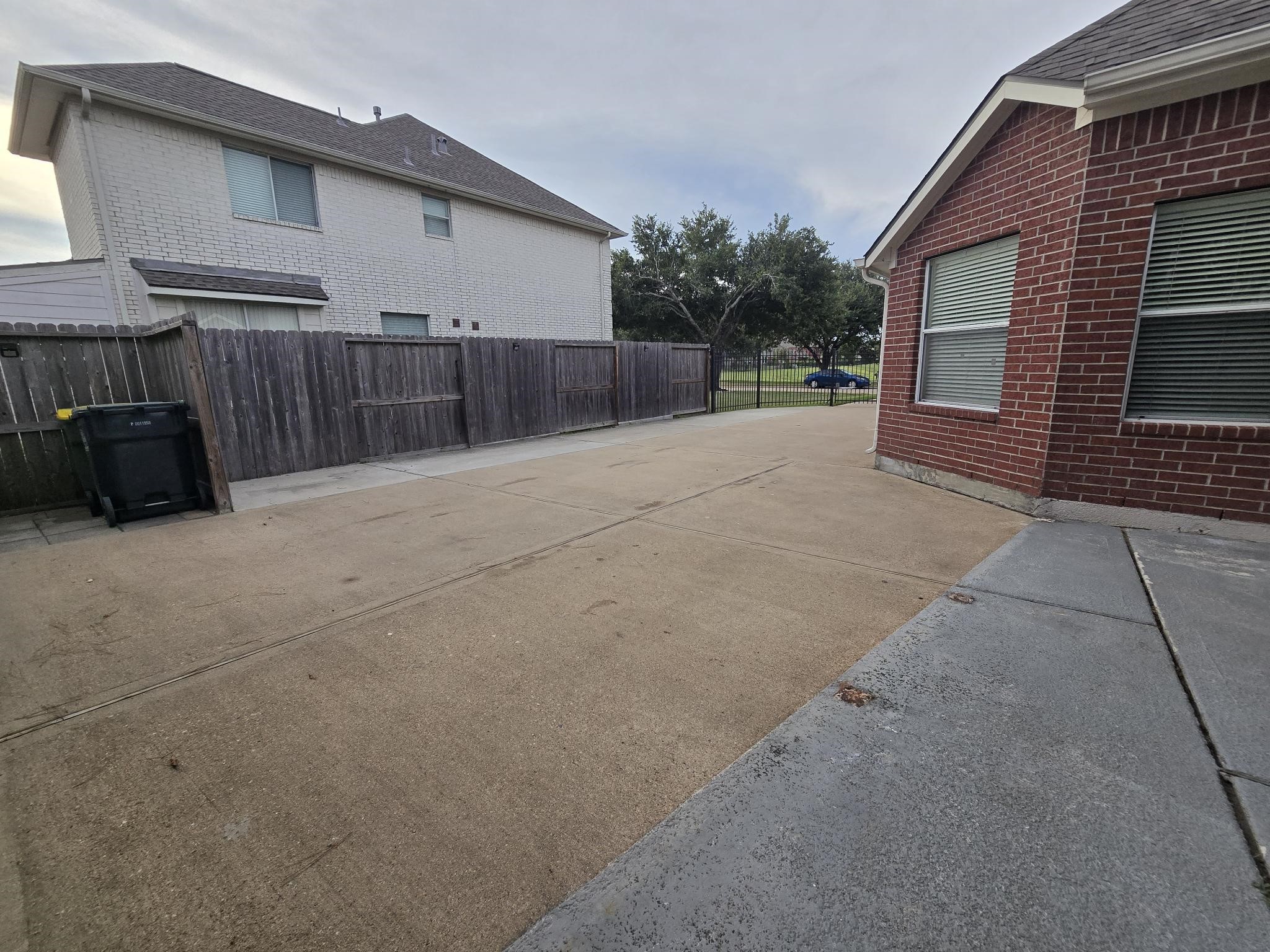 9406 Sunlake Drive Property Photo 32