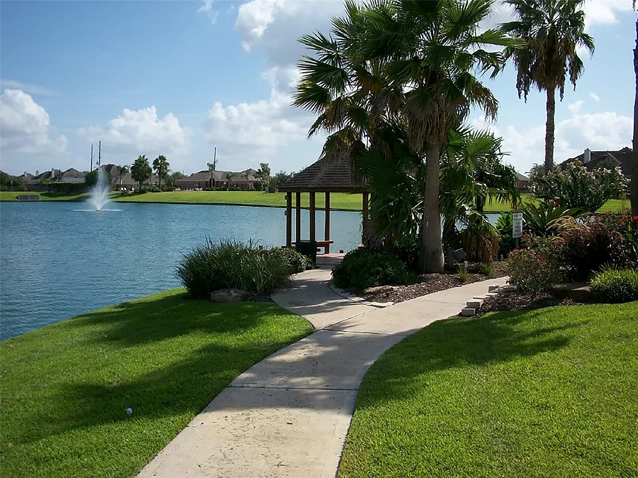 9406 Sunlake Drive Property Photo 34