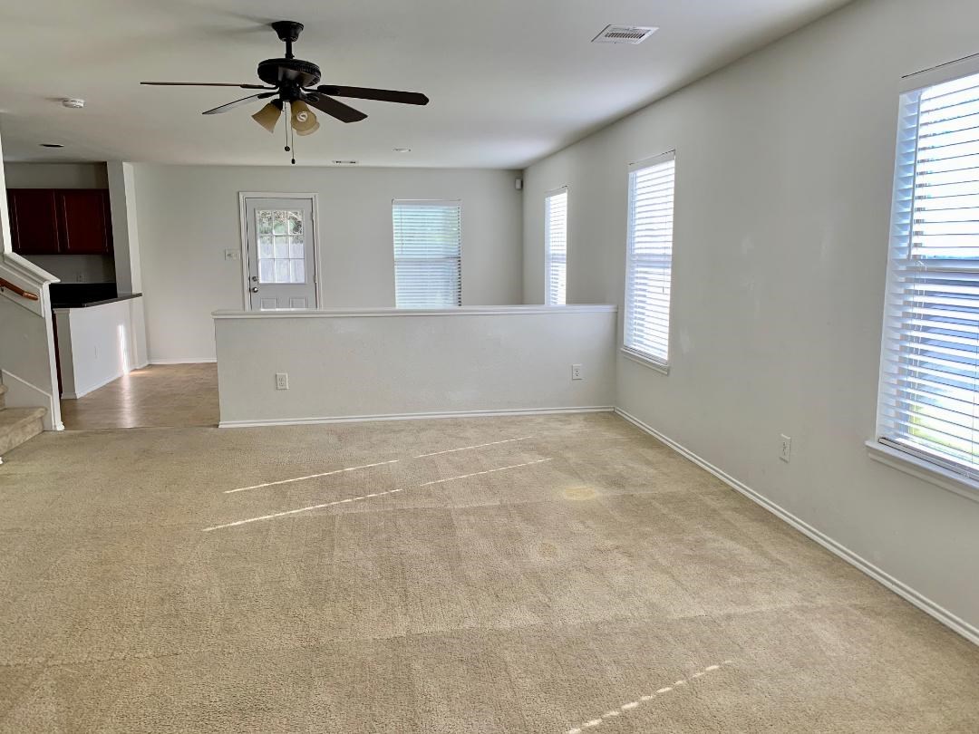 2902 Beacon Grove Property Photo 4