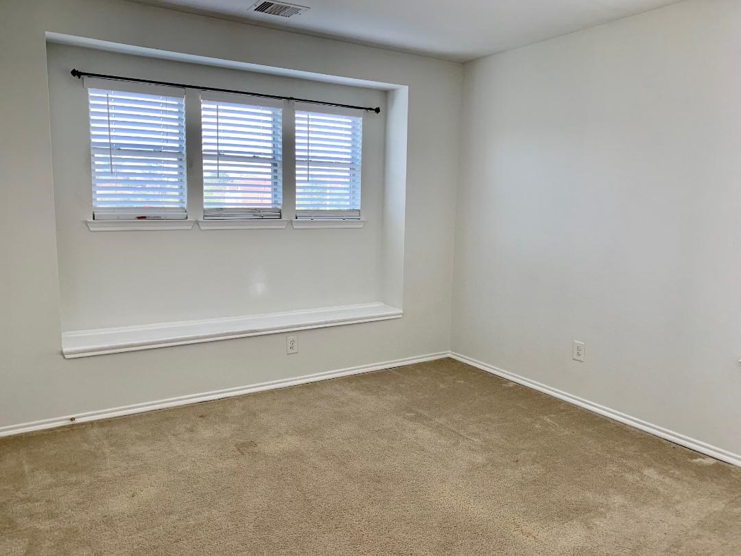 2902 Beacon Grove Property Photo 11