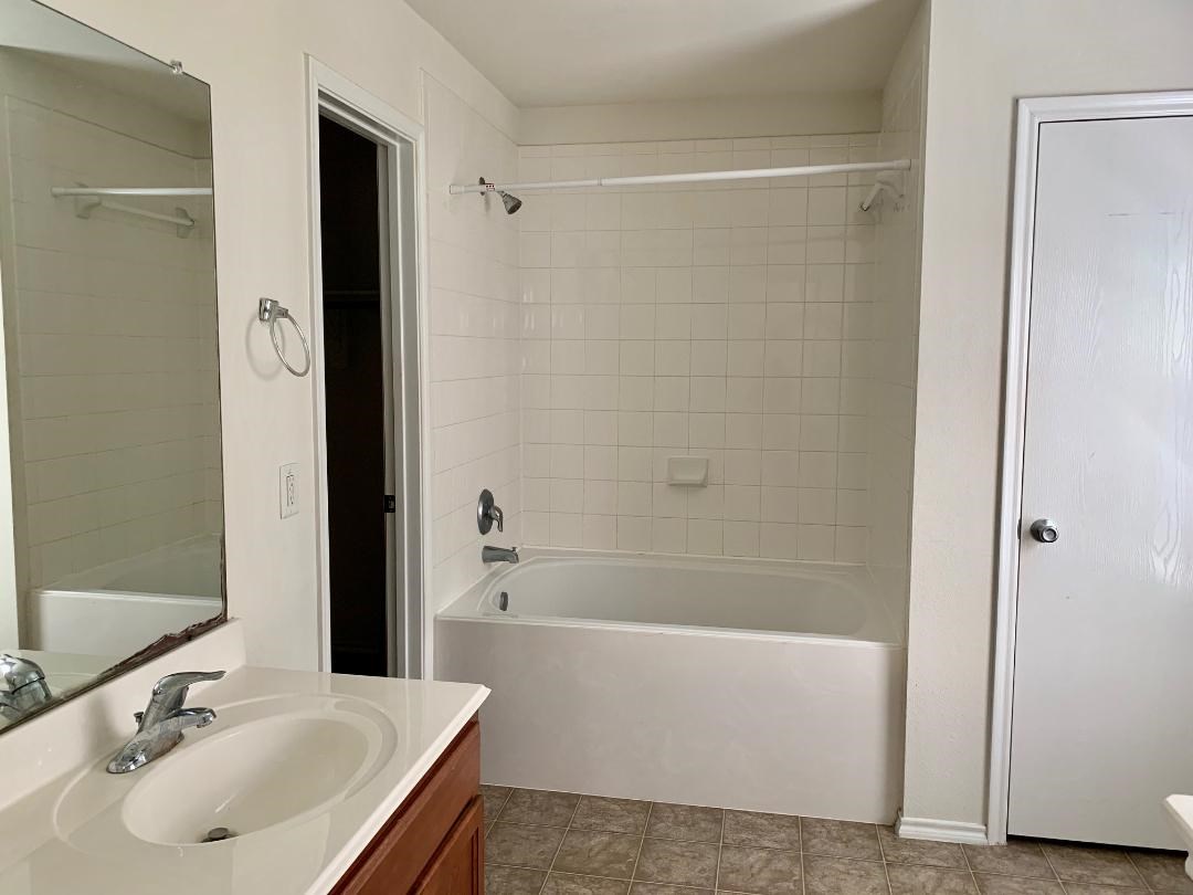 2902 Beacon Grove Property Photo 15