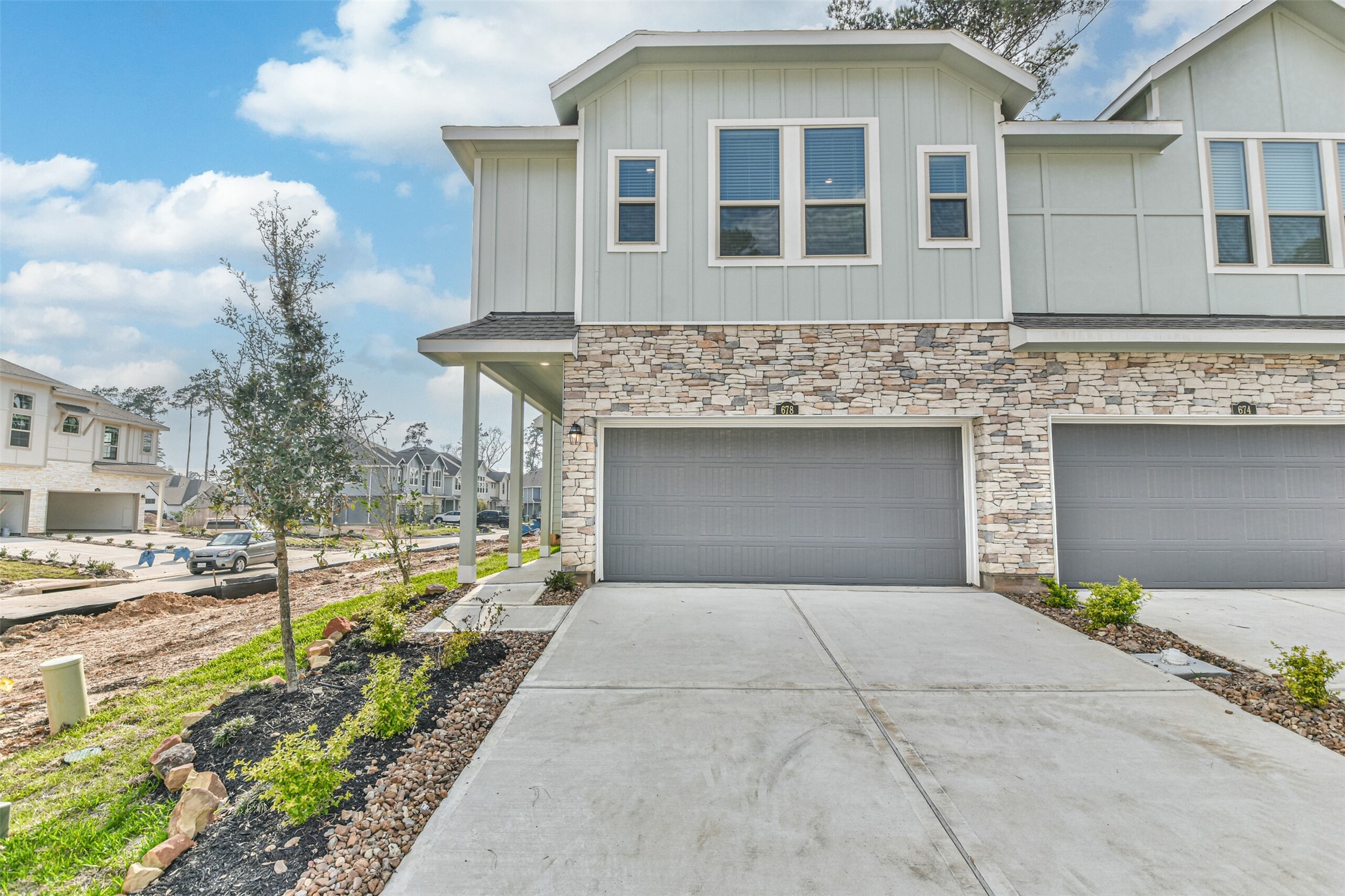 678 Royal Arch Property Photo 1