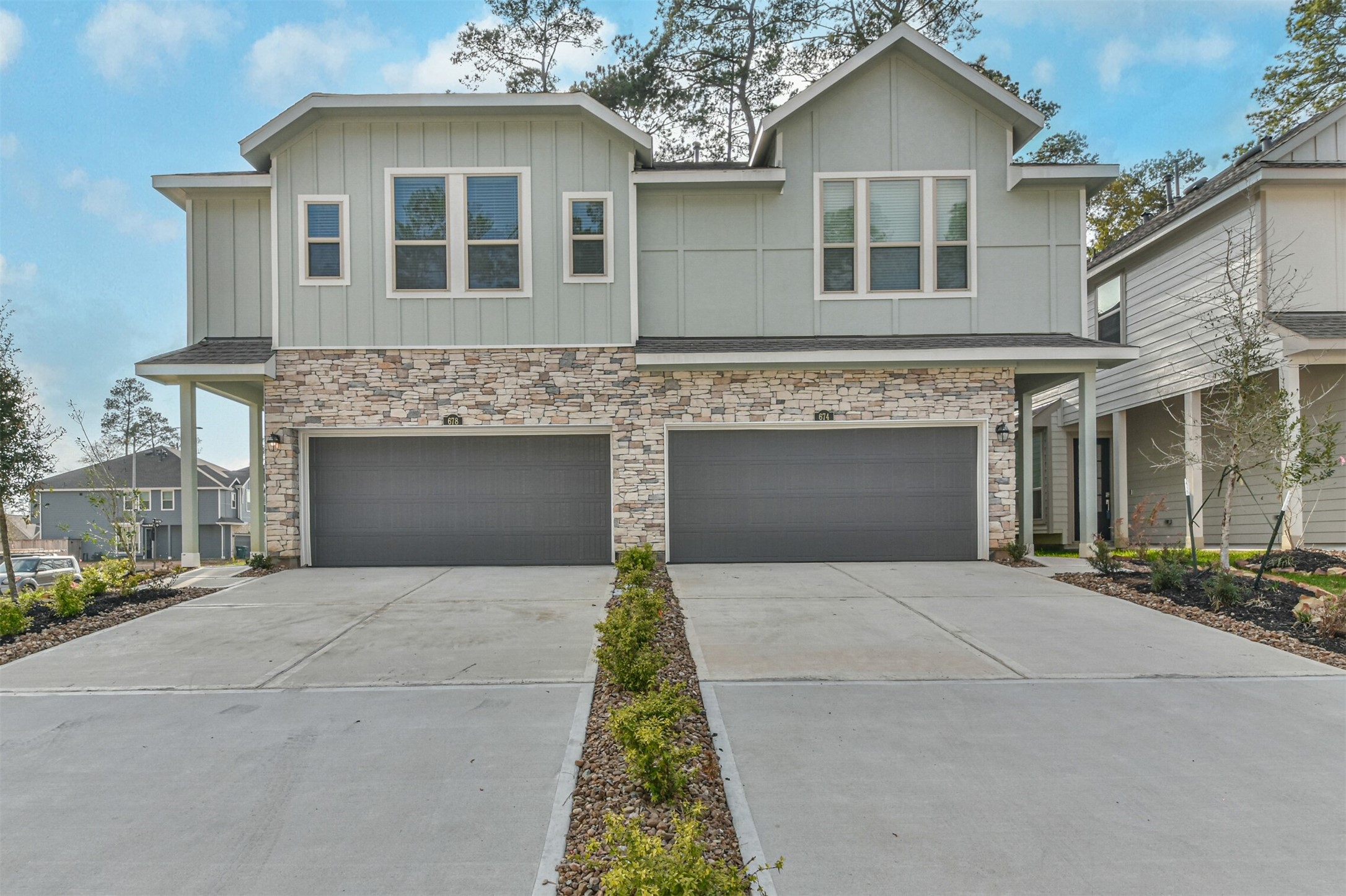 678 Royal Arch Property Photo 2