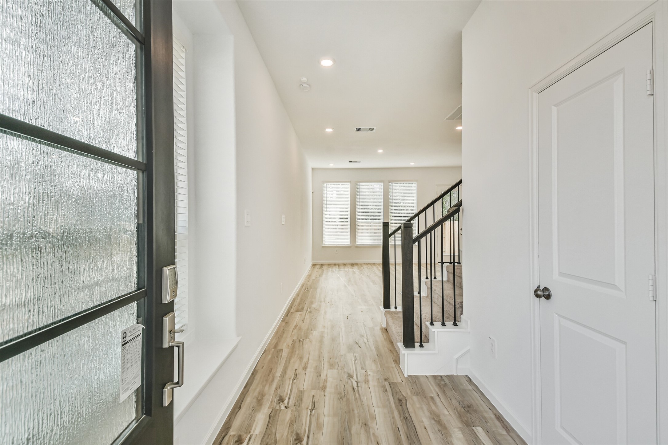 678 Royal Arch Property Photo 4