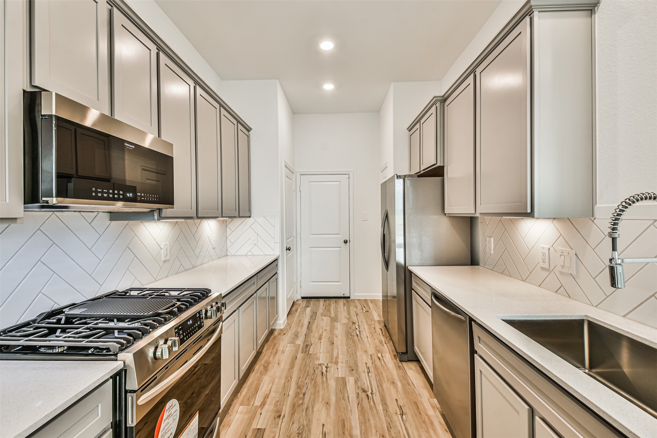 678 Royal Arch Property Photo 13