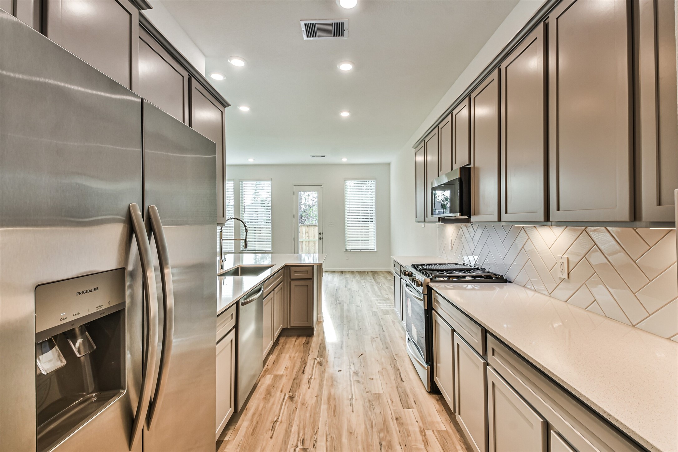 678 Royal Arch Property Photo 14