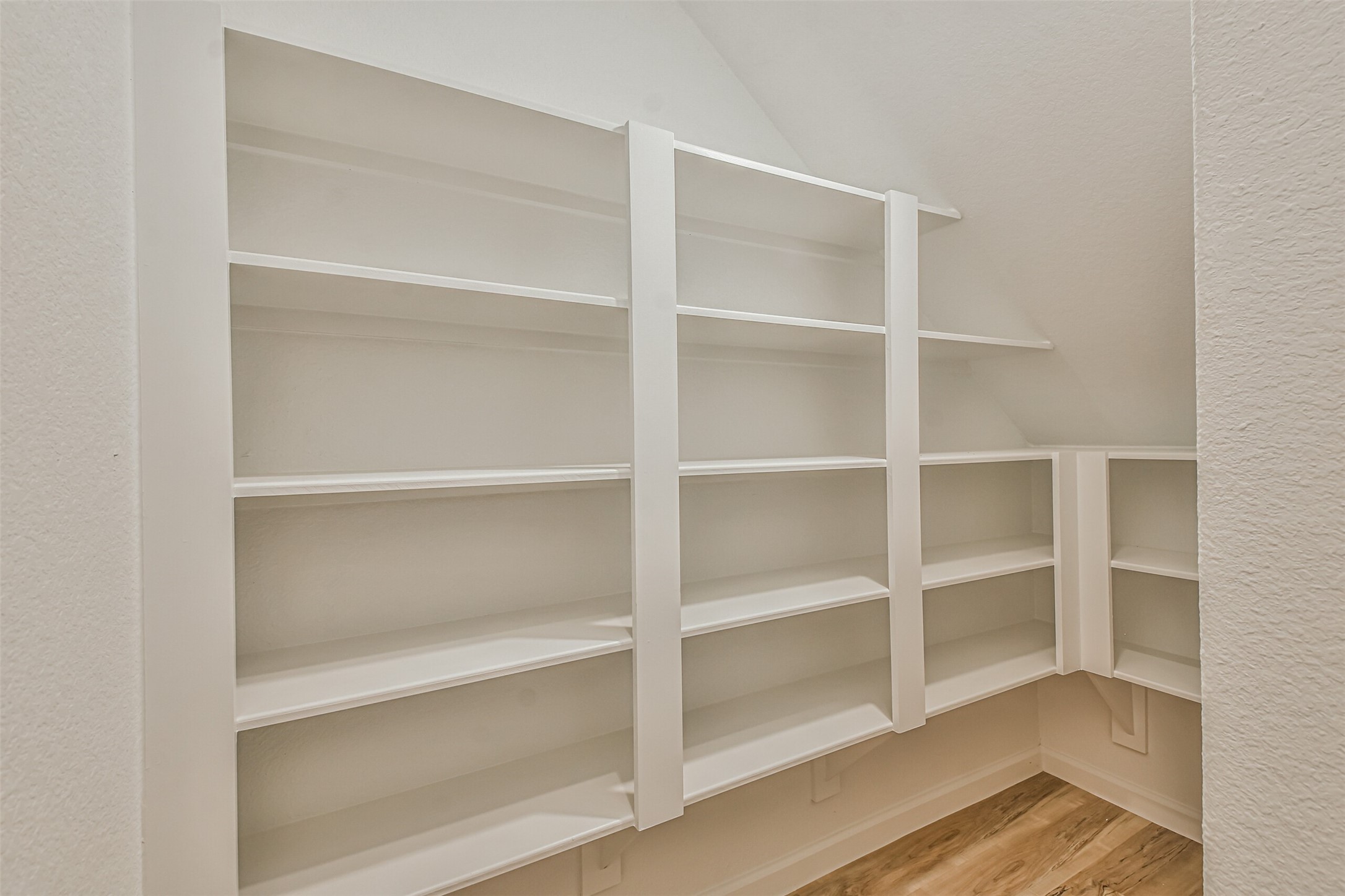 678 Royal Arch Property Photo 16