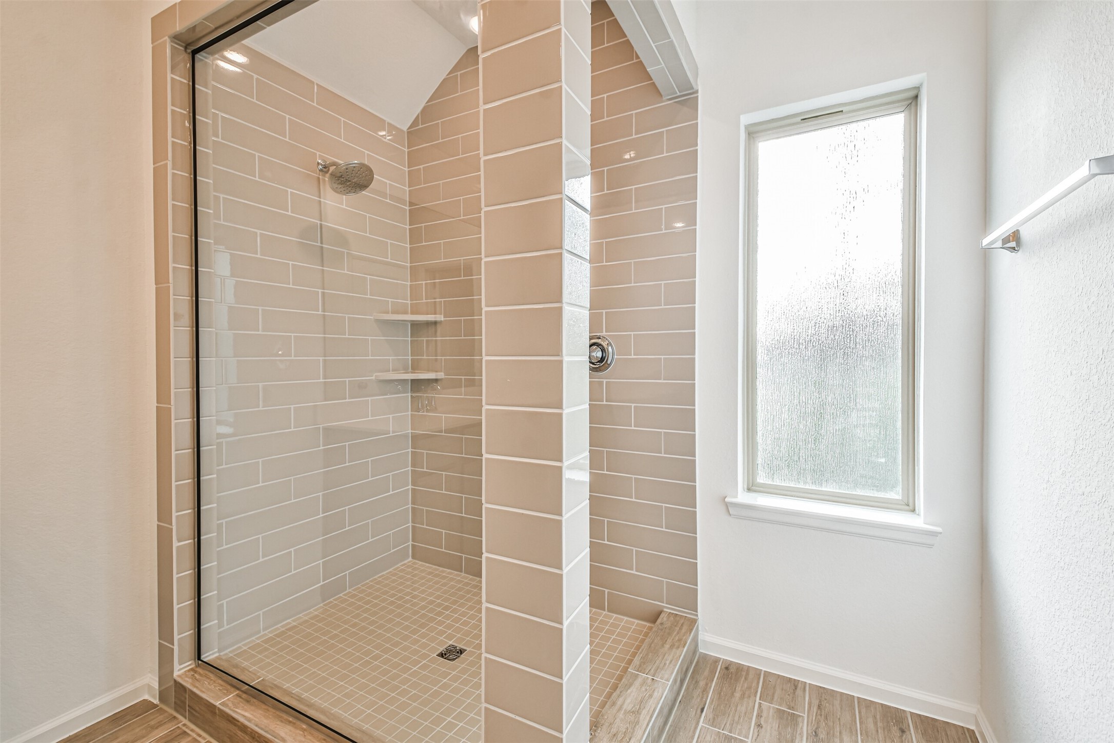 678 Royal Arch Property Photo 26