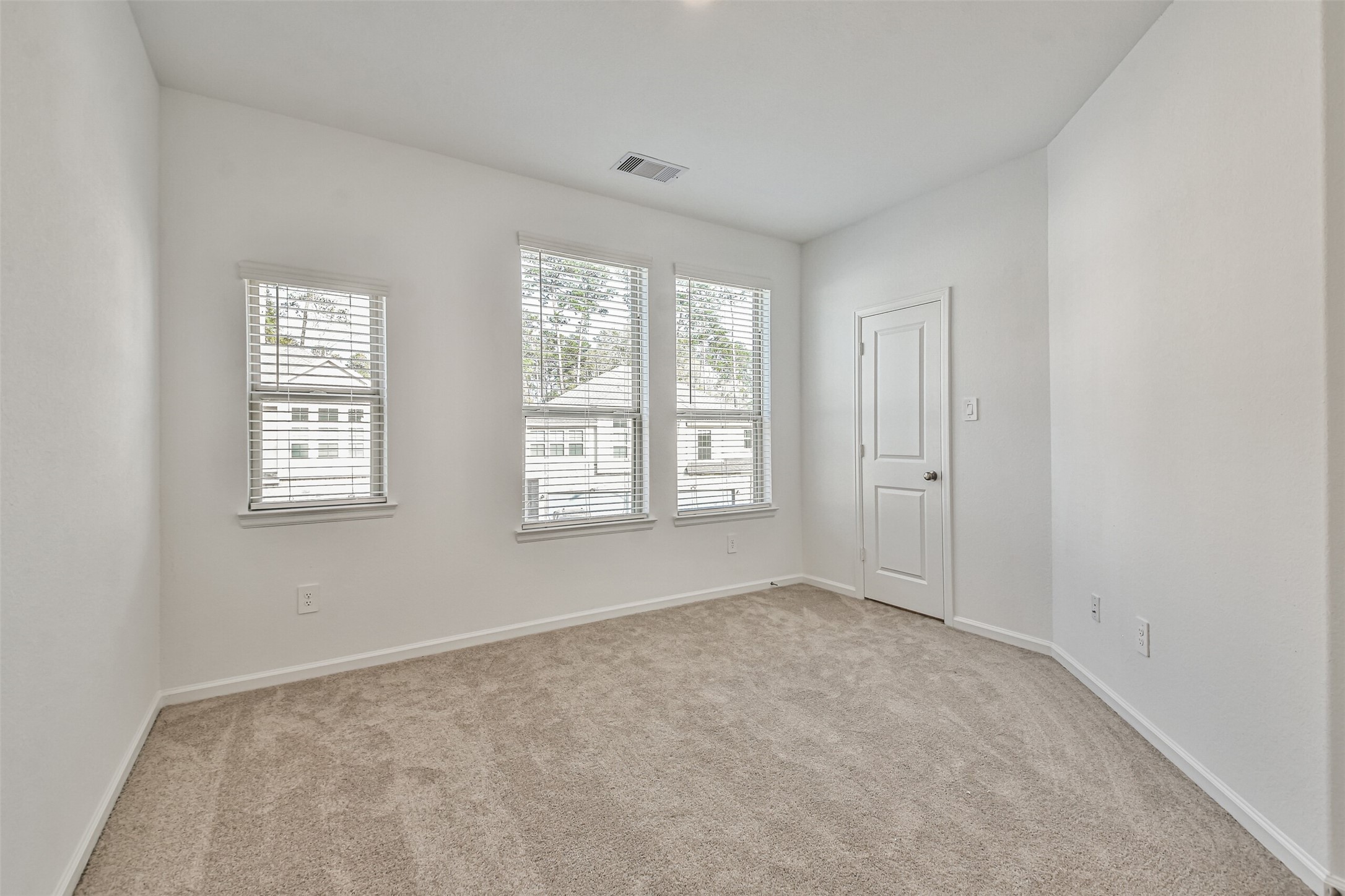 678 Royal Arch Property Photo 29