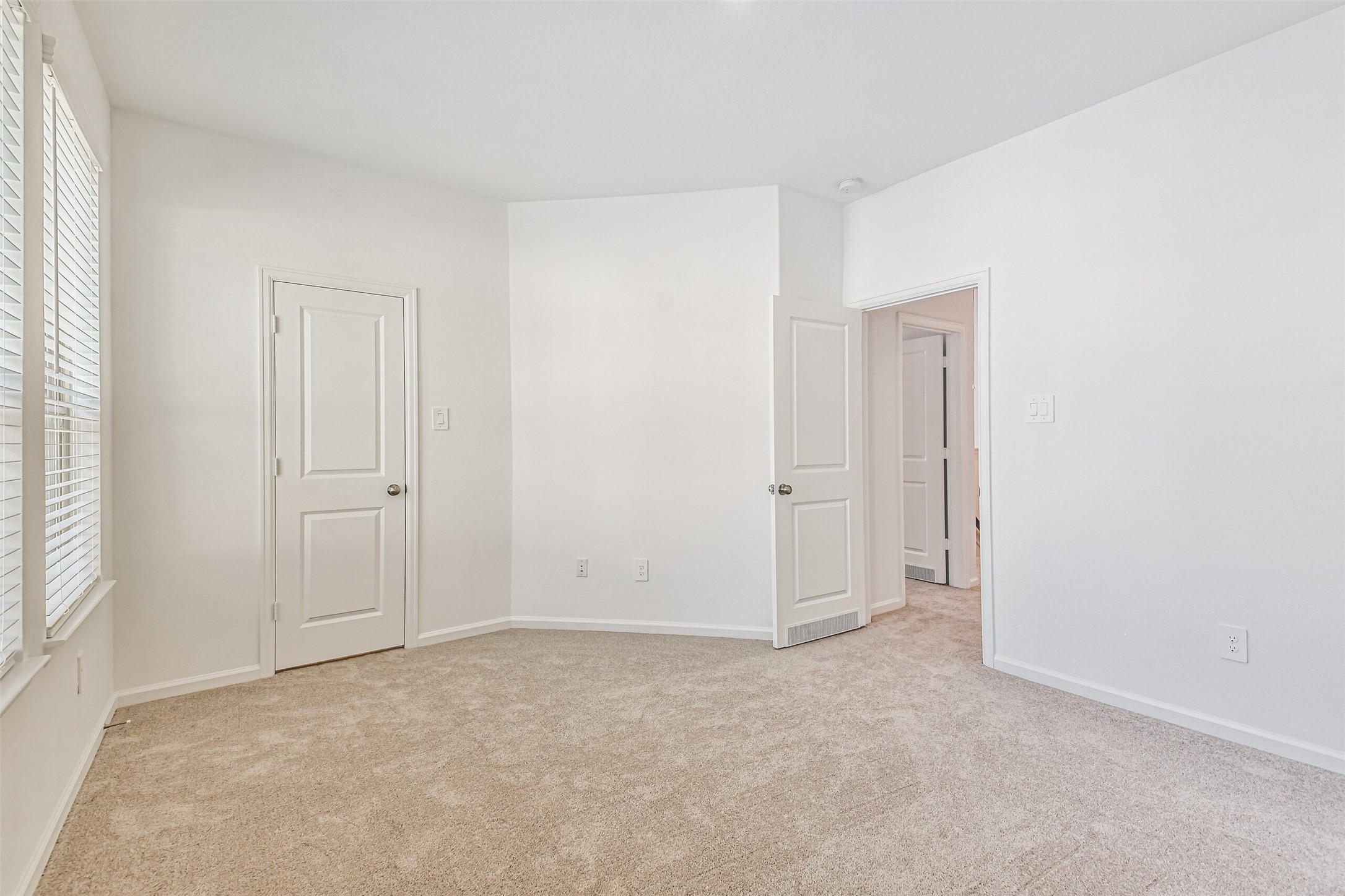 678 Royal Arch Property Photo 30