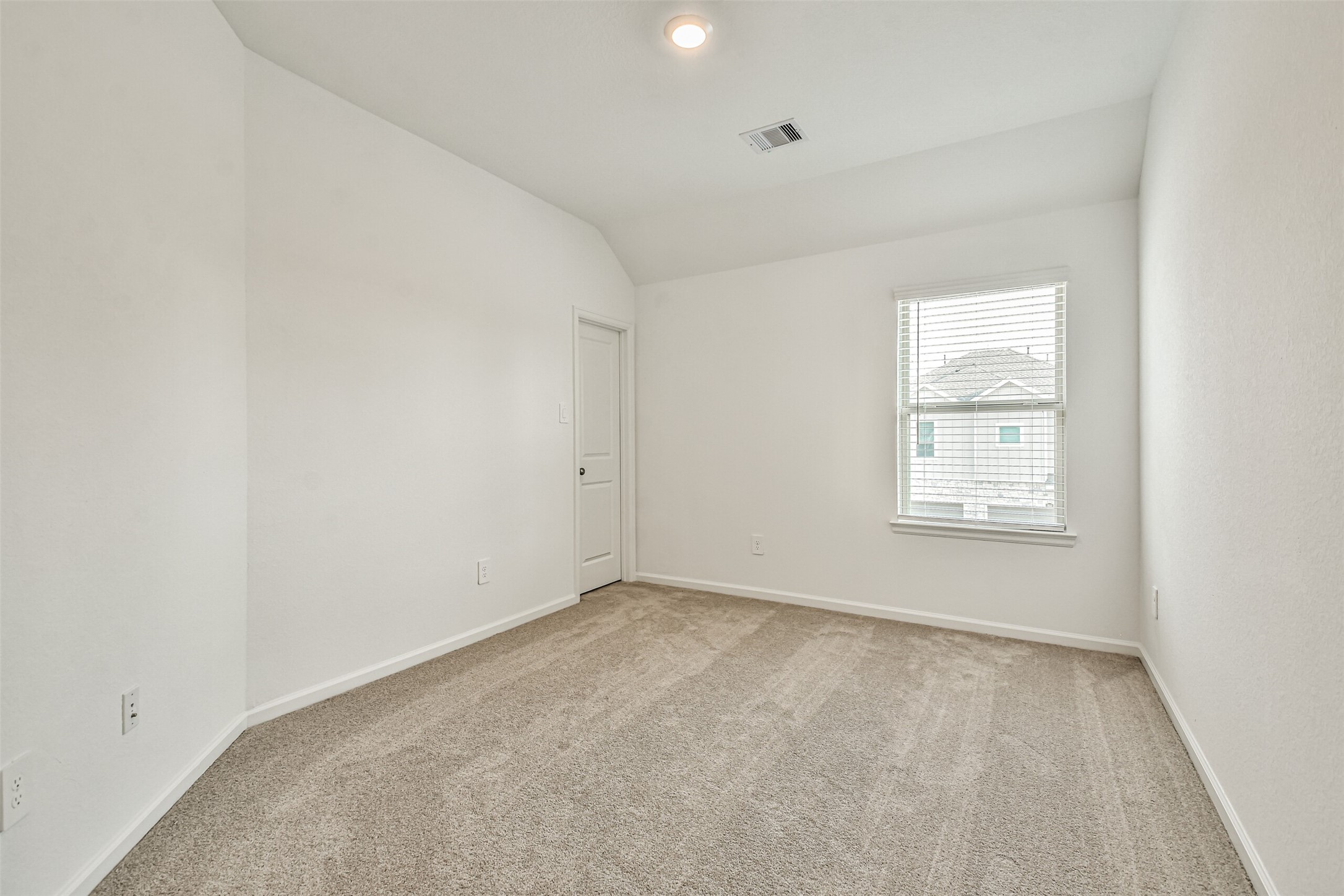 678 Royal Arch Property Photo 33