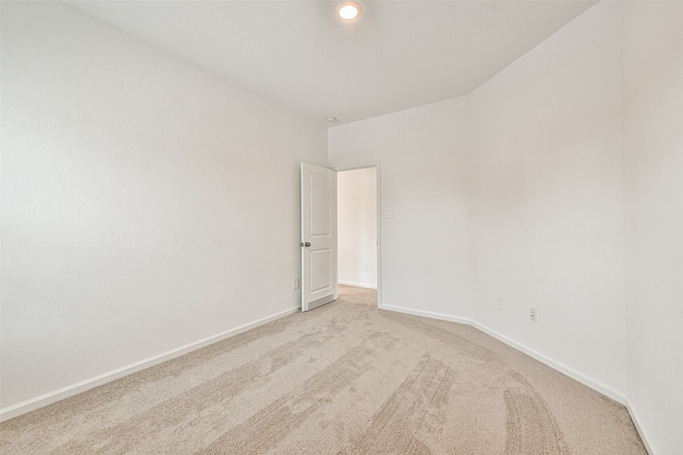 678 Royal Arch Property Photo 34