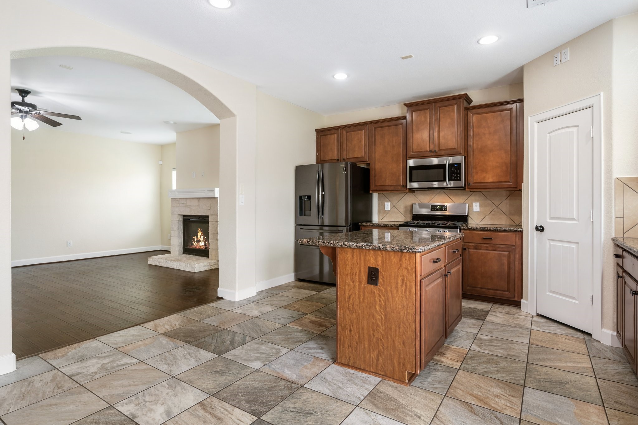 328 Country Crossing Circle Property Photo 6