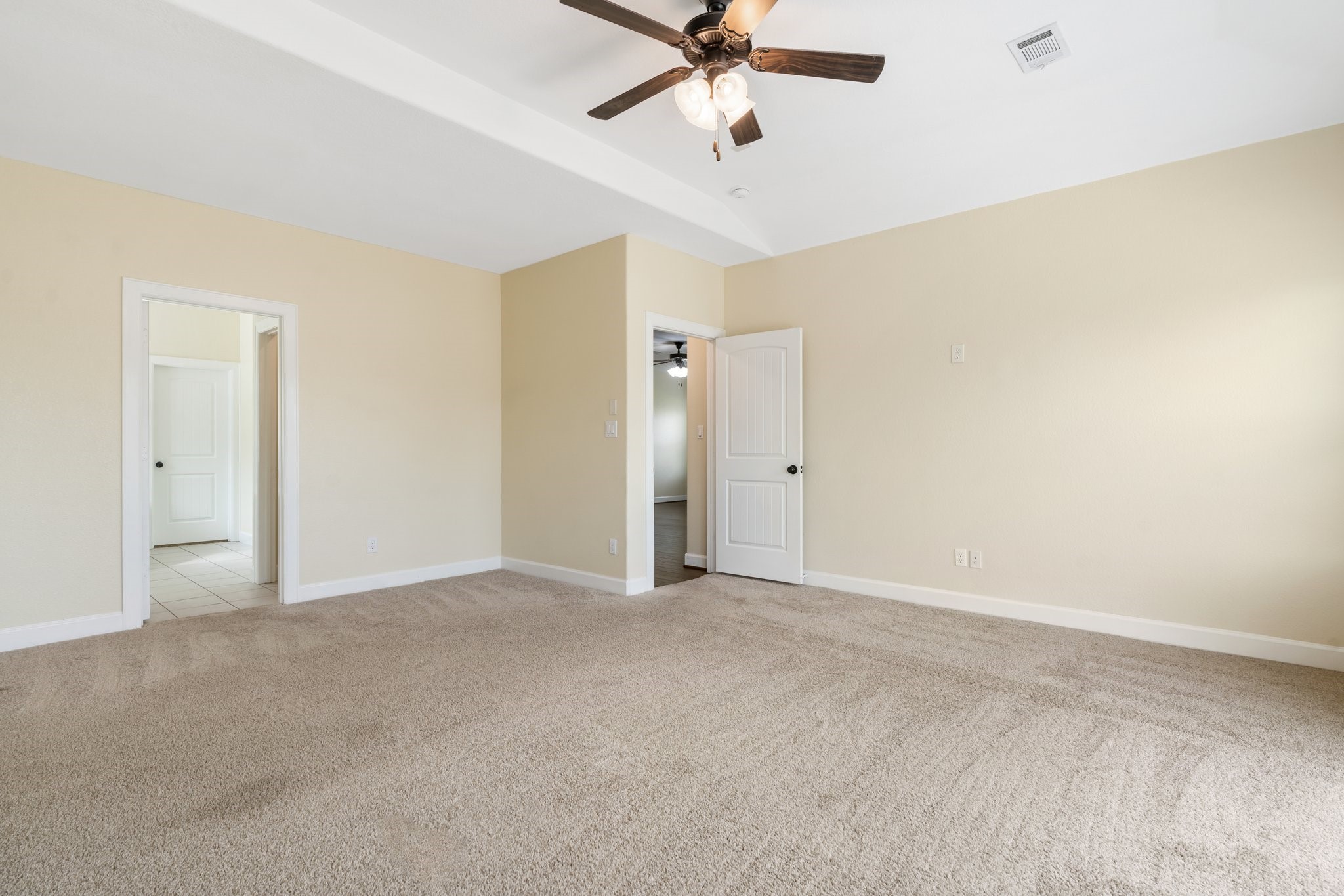328 Country Crossing Circle Property Photo 14