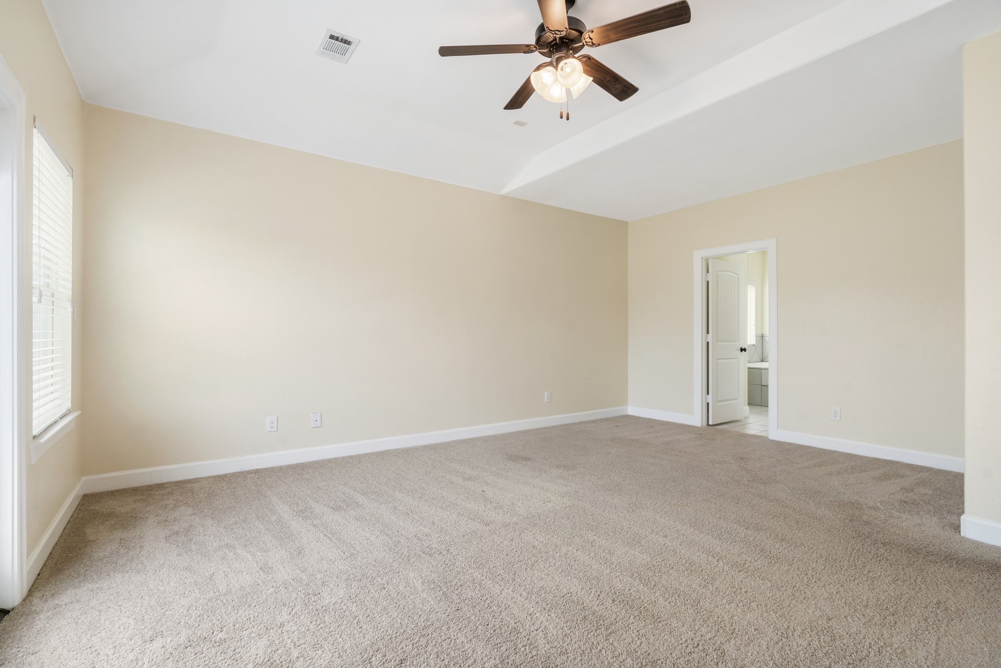 328 Country Crossing Circle Property Photo 15