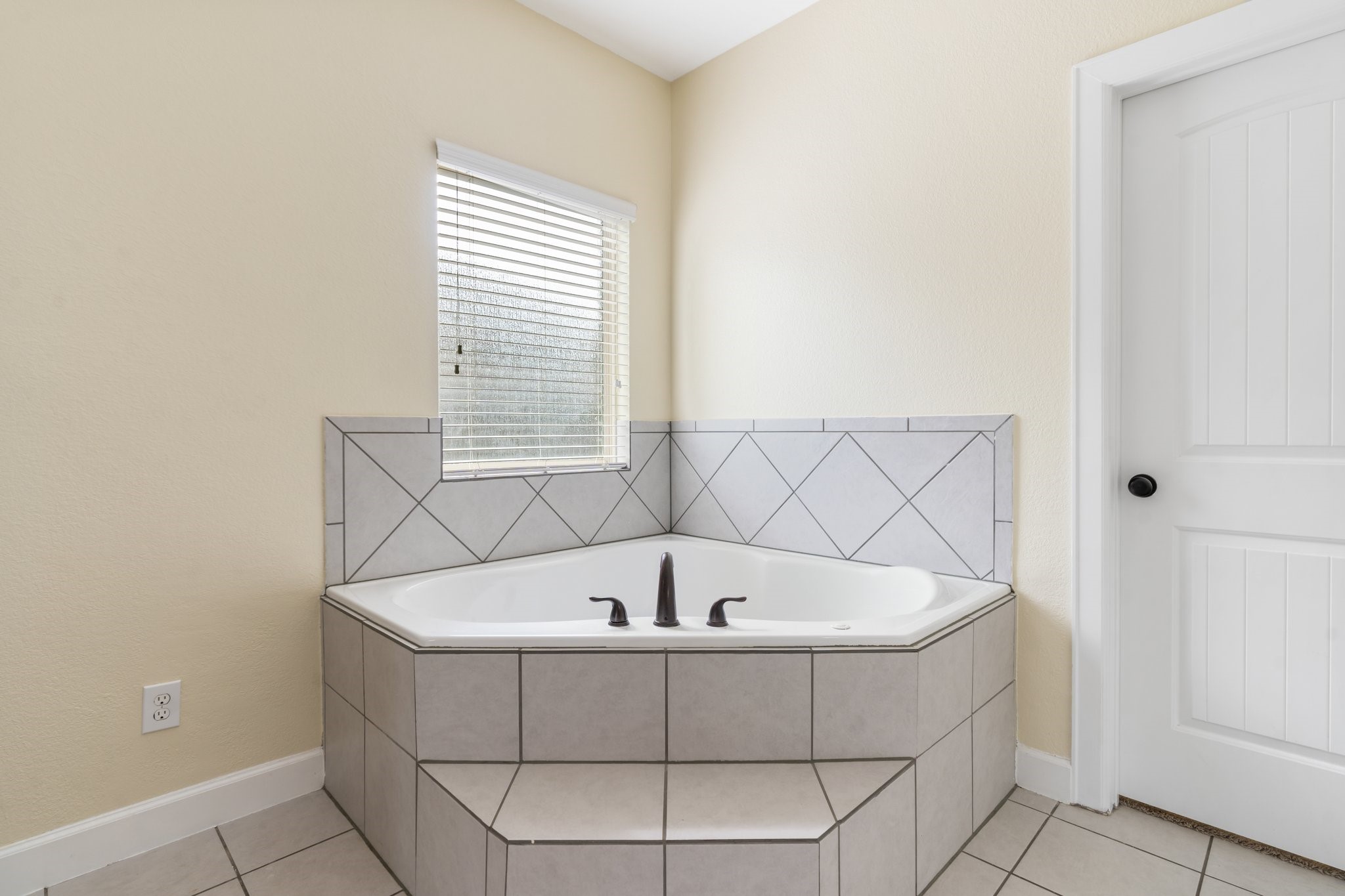 328 Country Crossing Circle Property Photo 17