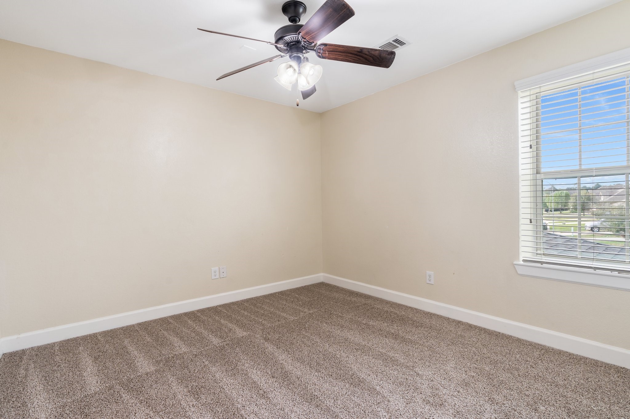 328 Country Crossing Circle Property Photo 25