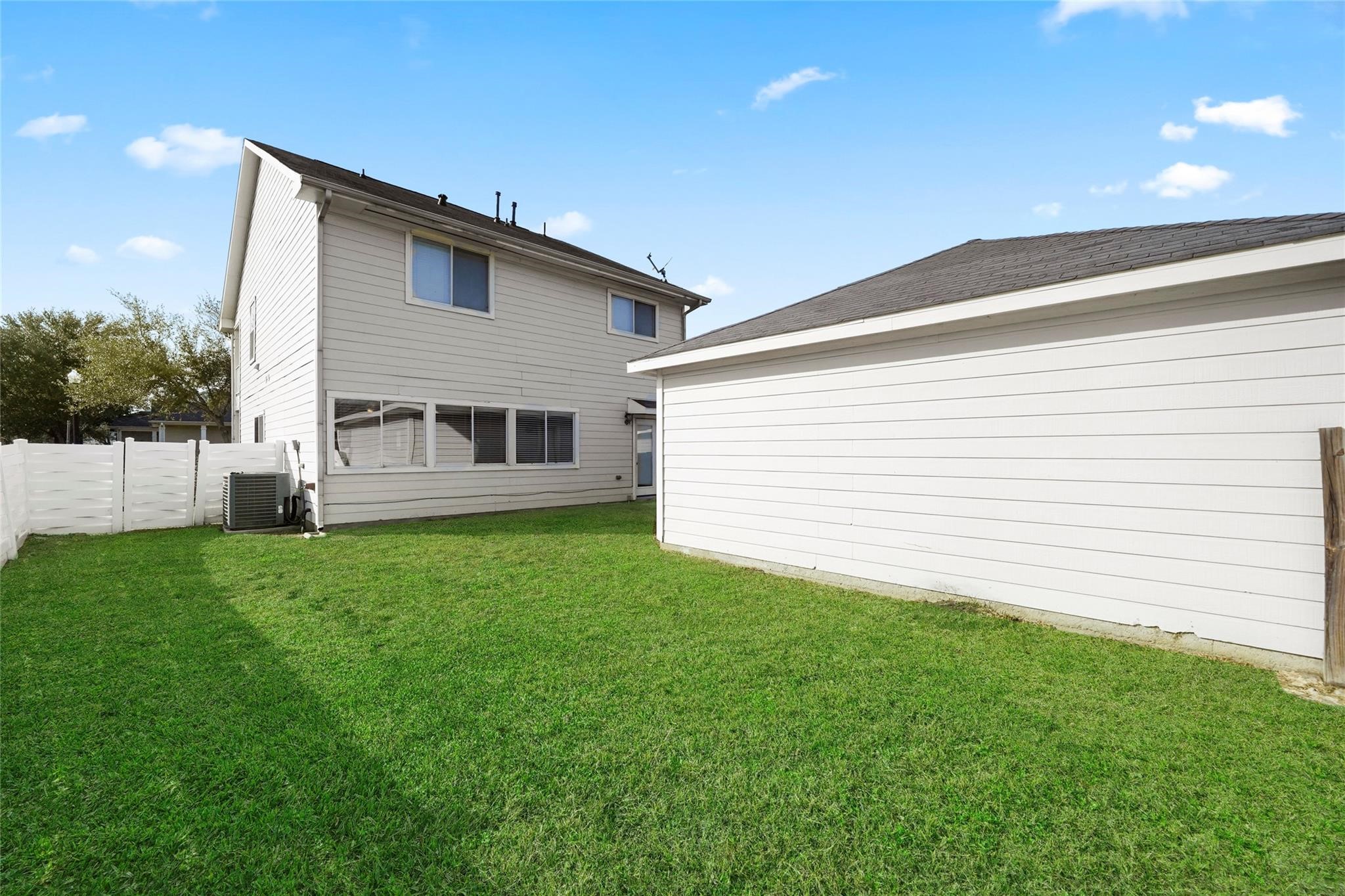 11824 Princess Garden Way Property Photo 27