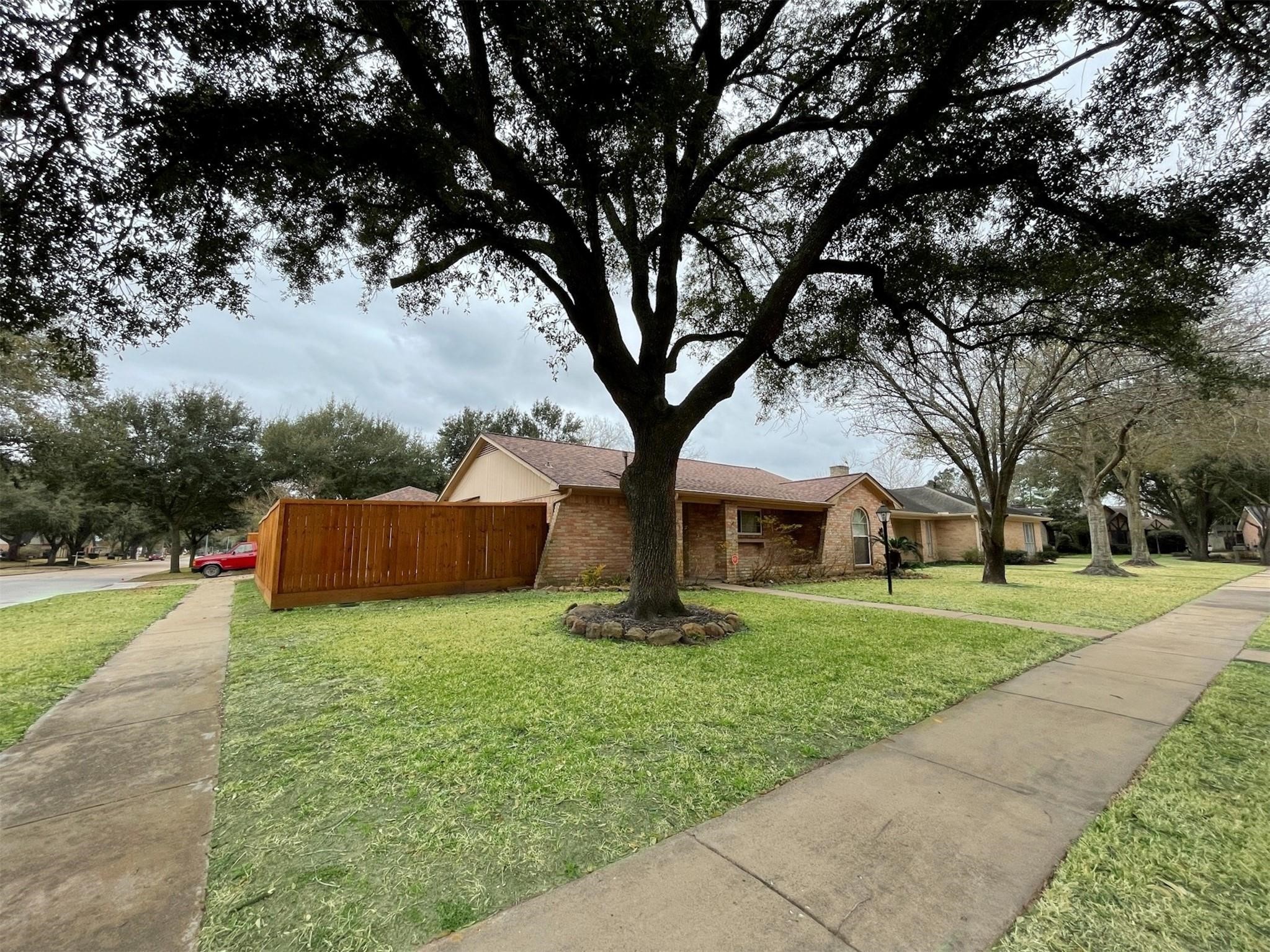 21603 Park Wind Court Property Photo 2