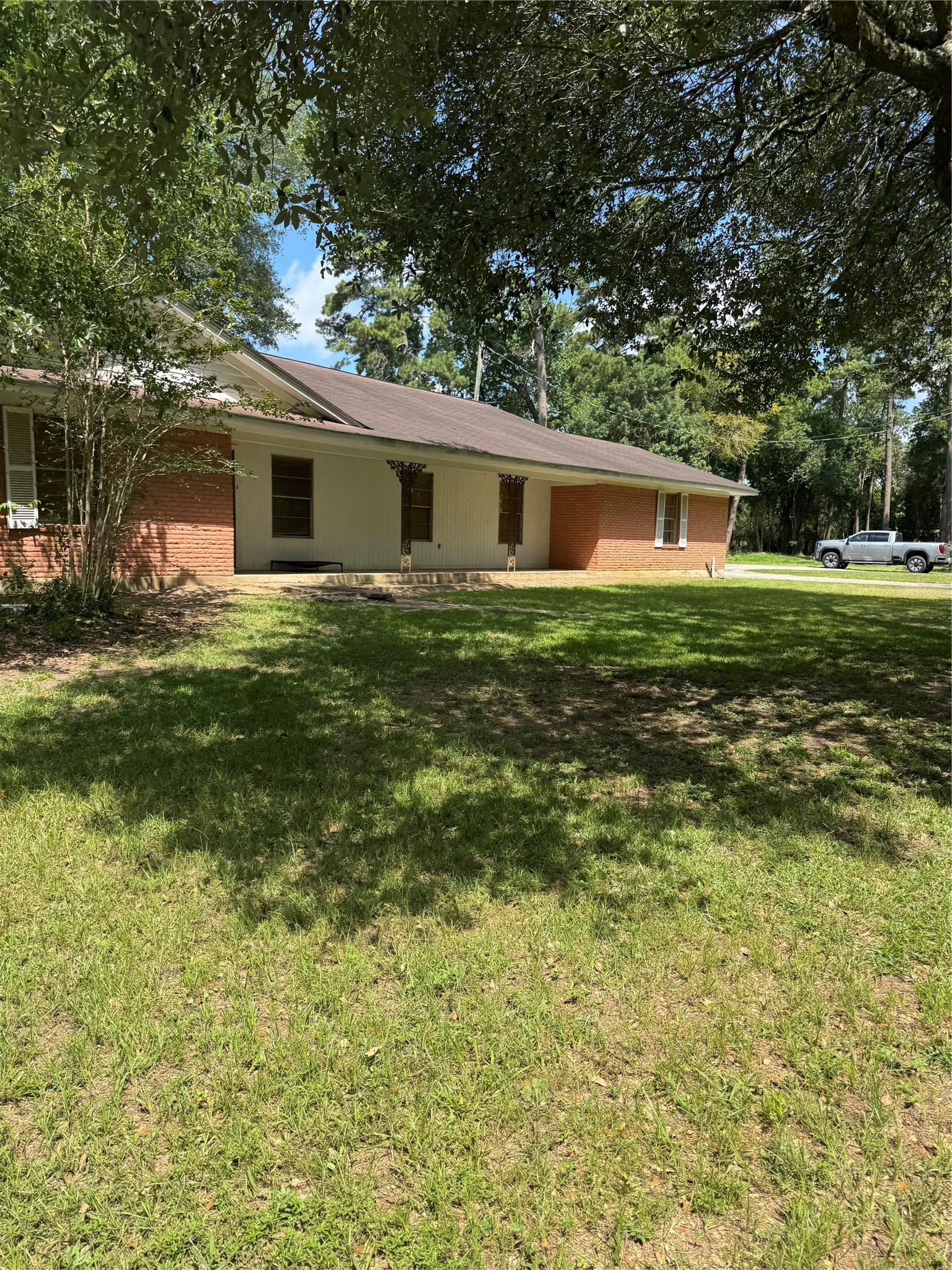 310 S Highway 150 Property Photo 3