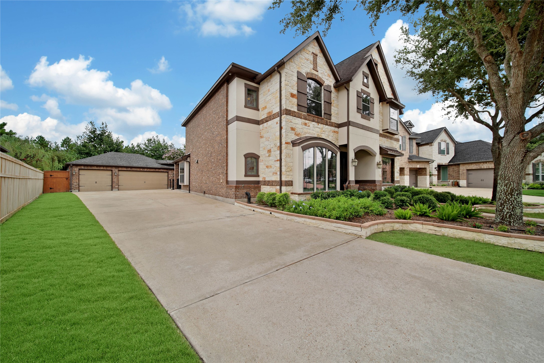 27715 Burnett Hills Lane Property Photo 6