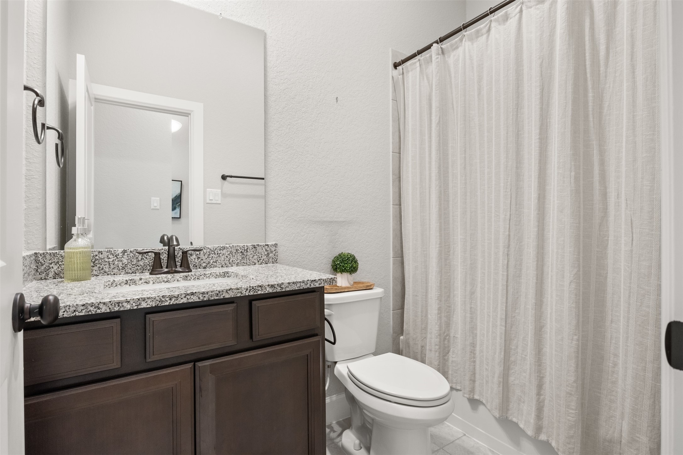 331 Jolly Ginger Drive Property Photo 23