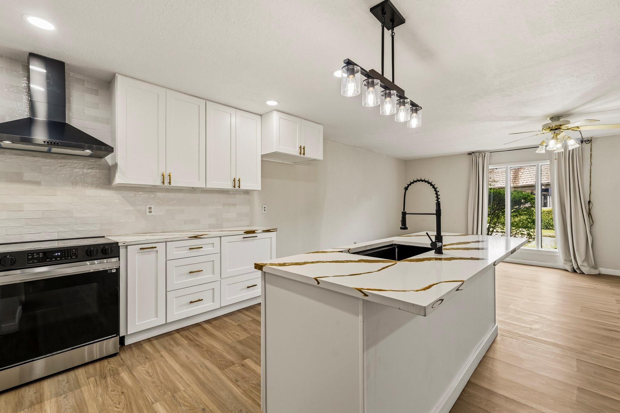 1305 Town Circle # 4, Baytown Tx 77520 Property Photo 1