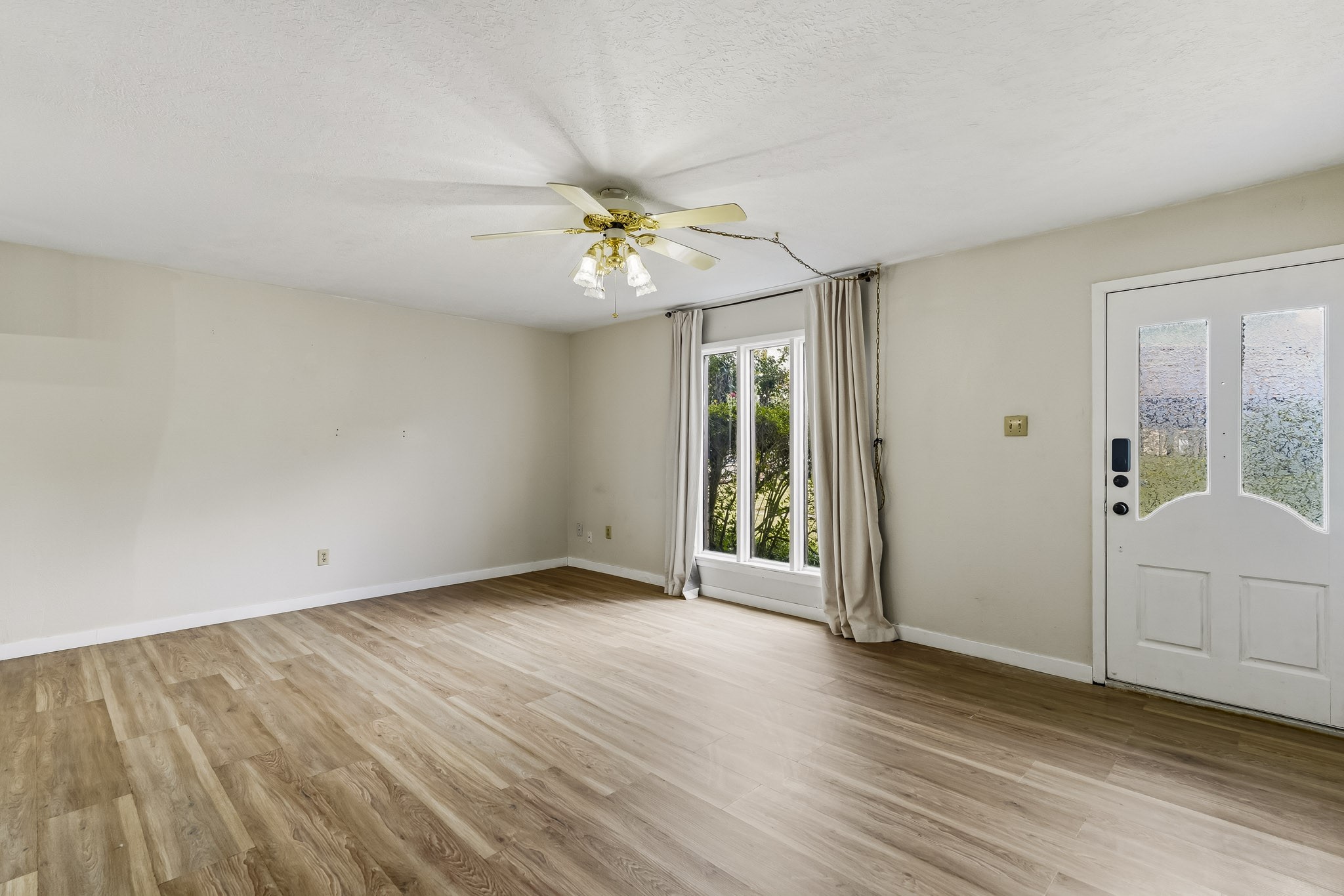 1305 Town Circle 4 Property Photo 5