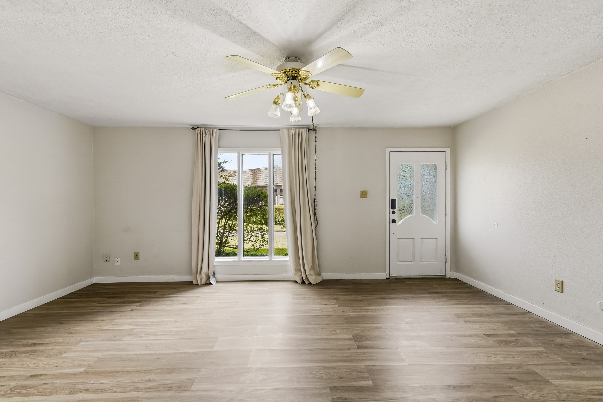 1305 Town Circle 4 Property Photo 6