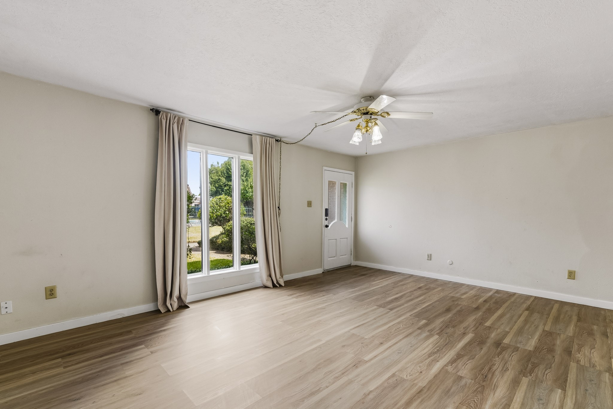 1305 Town Circle 4 Property Photo 7