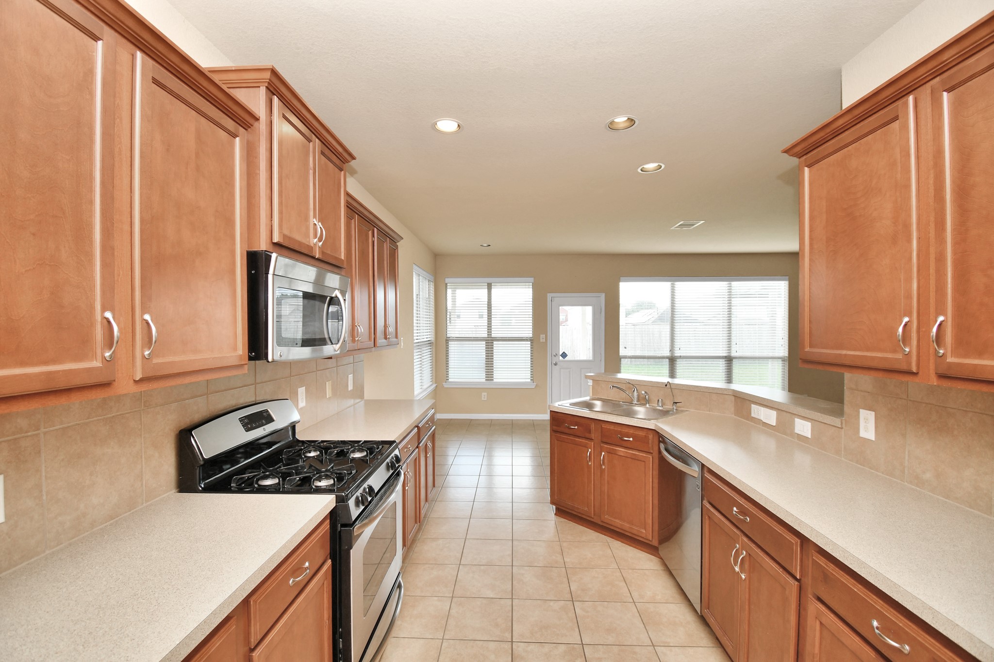 18327 Redoak Manor Lane Property Photo 5