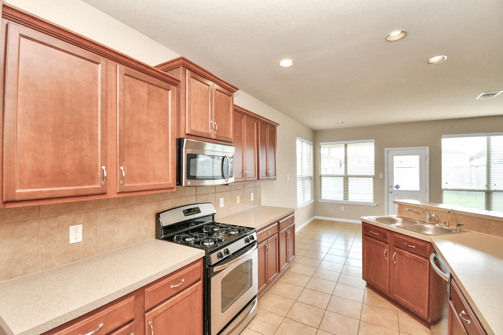 18327 Redoak Manor Lane Property Photo 6