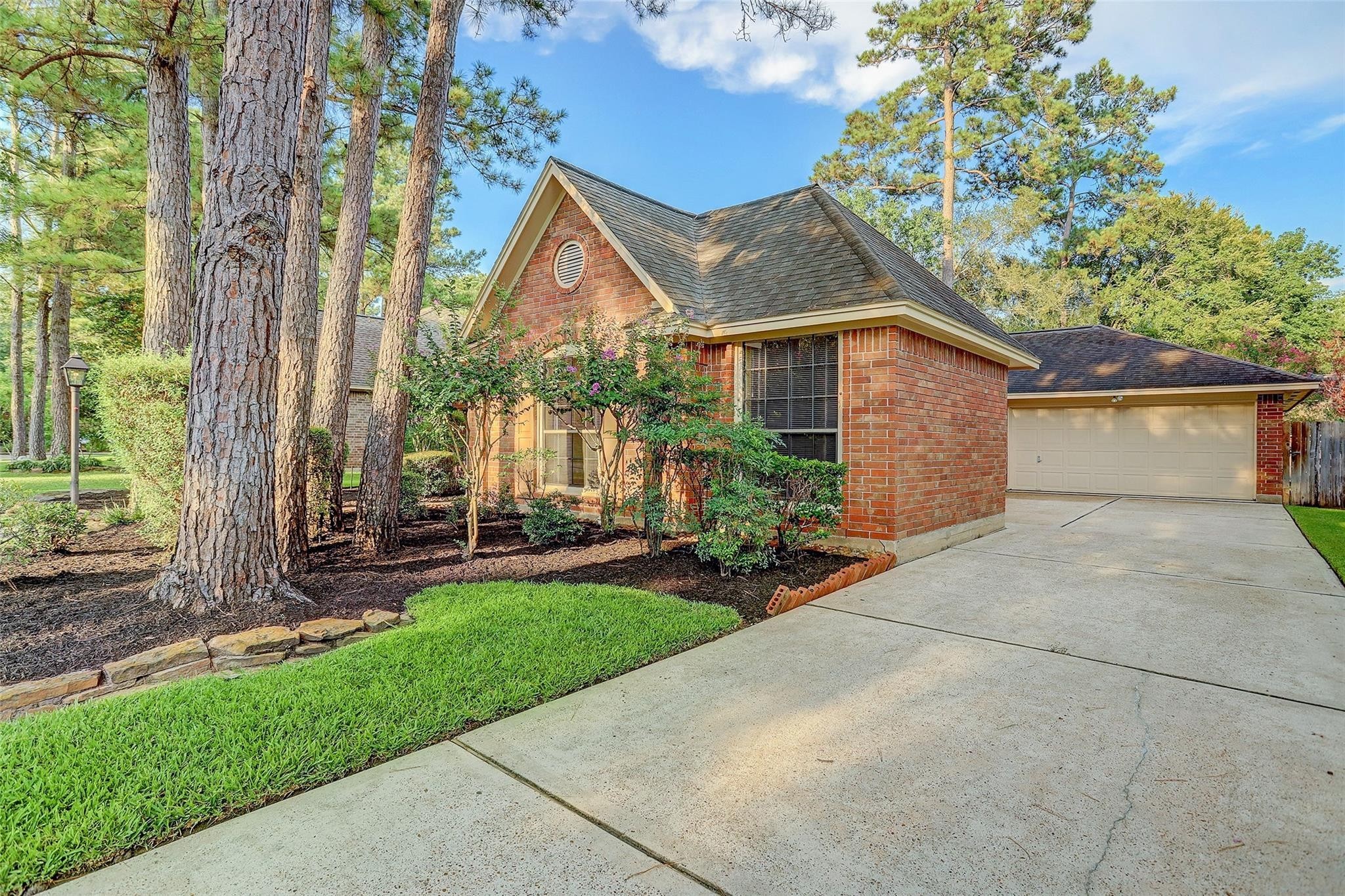 10 Heathstone Place Property Photo