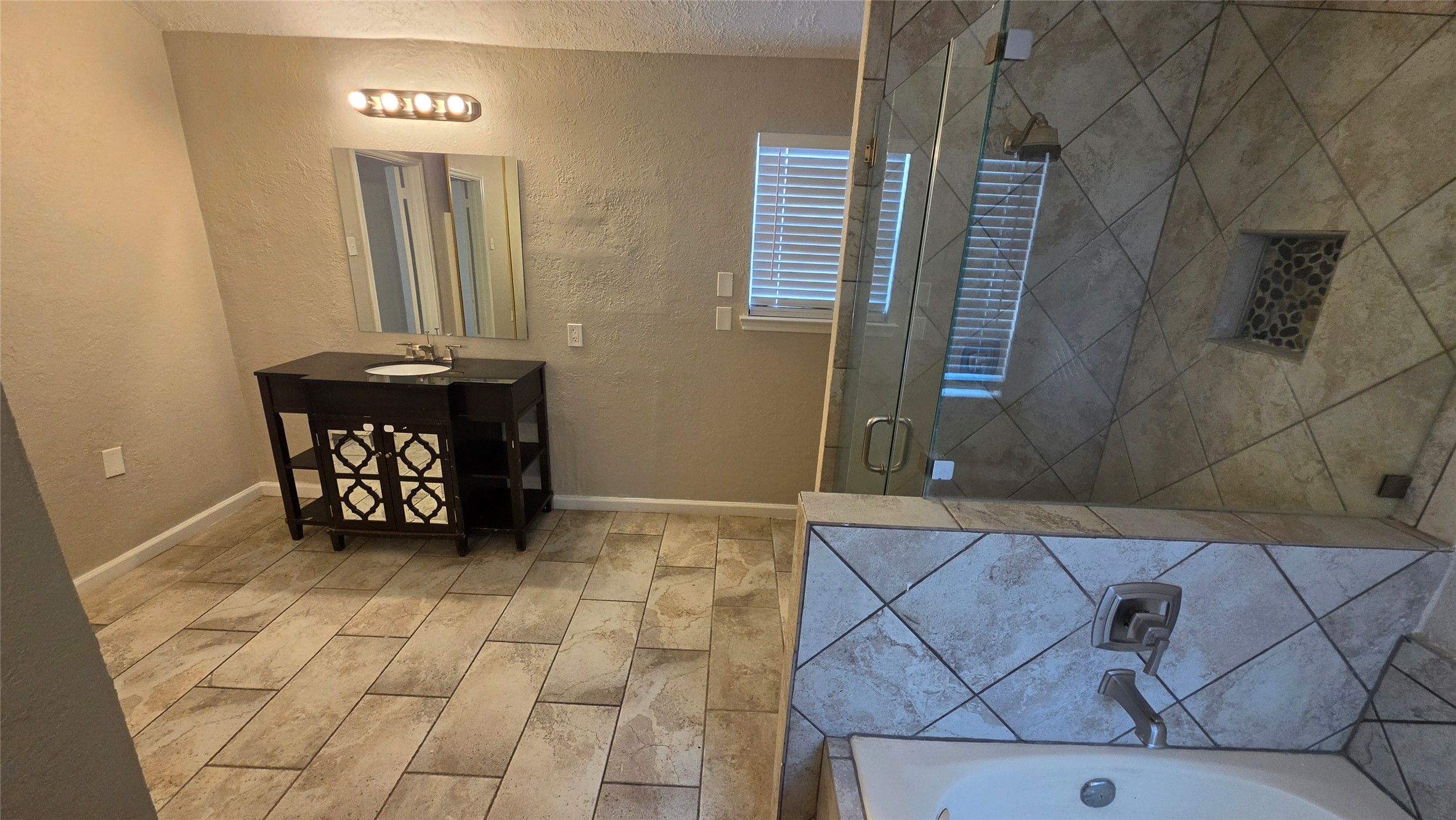 4806 Tracemeadow Drive Property Photo 7